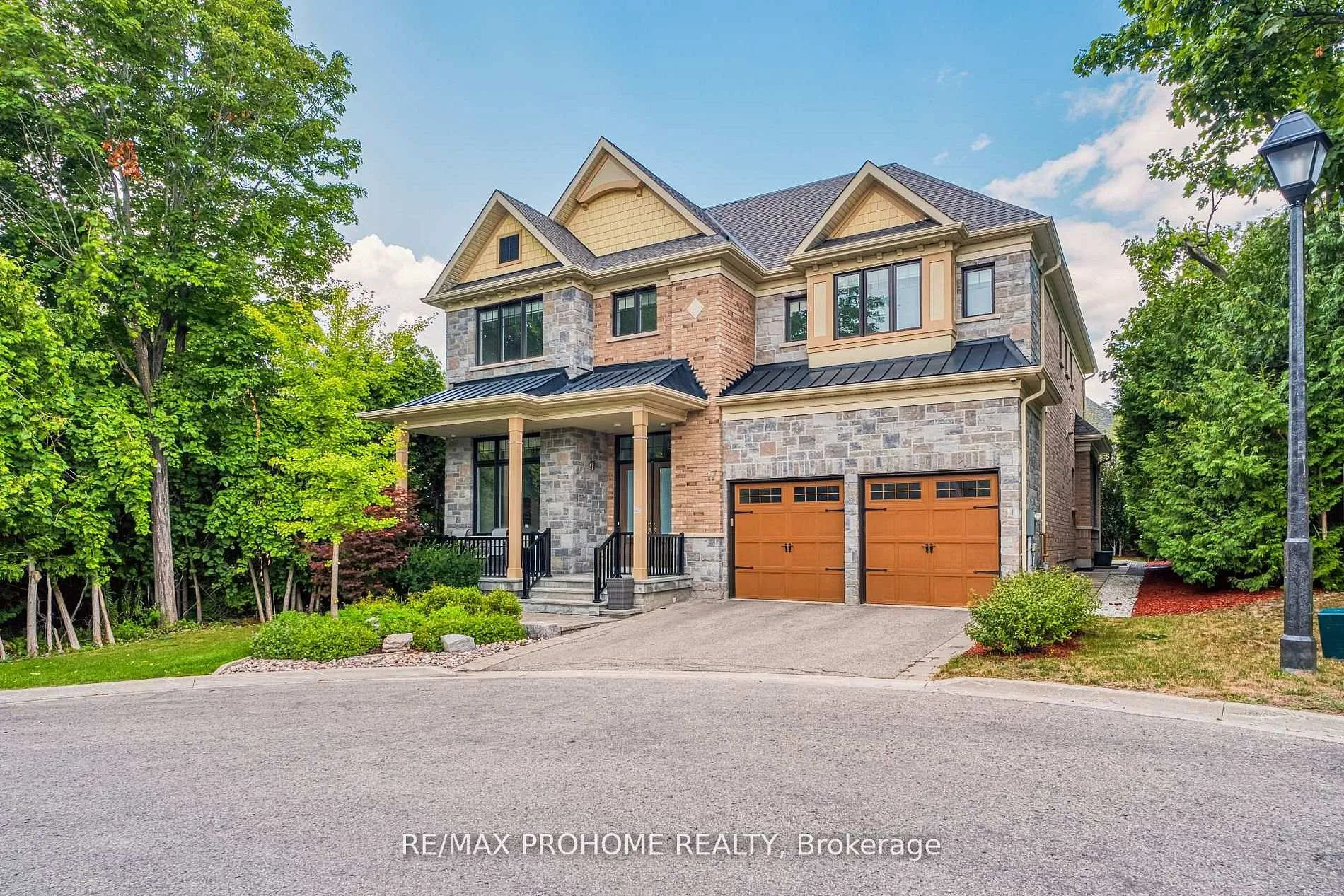 Photo 3 of 17 Alma Walker Way, Markham, Old Markham Village — HOMEH