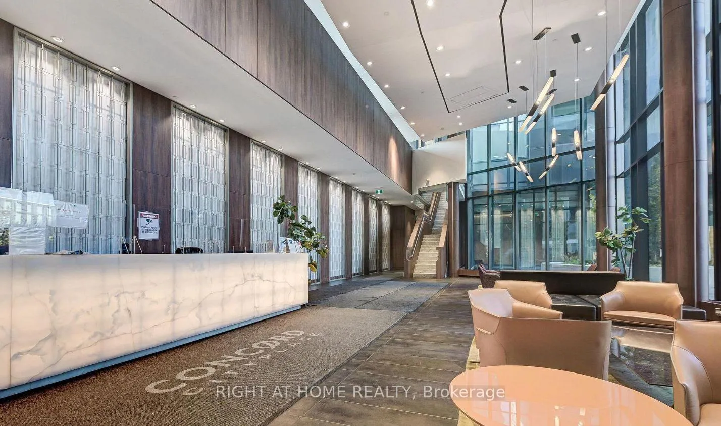 Photo 2 of Unit 906, 80 Queens Wharf Road, Toronto, Waterfront Communities — HOMEH
