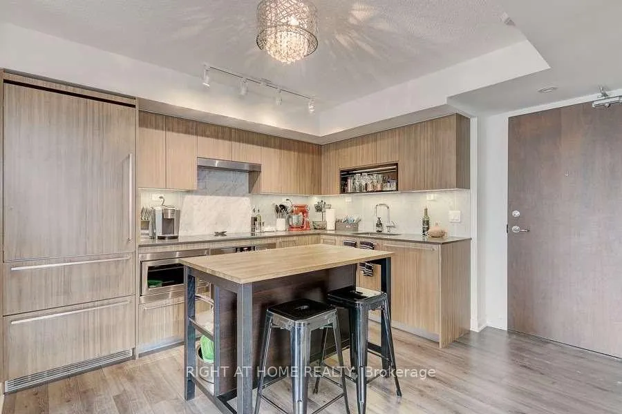 Photo 4 of Unit 906, 80 Queens Wharf Road, Toronto, Waterfront Communities — HOMEH