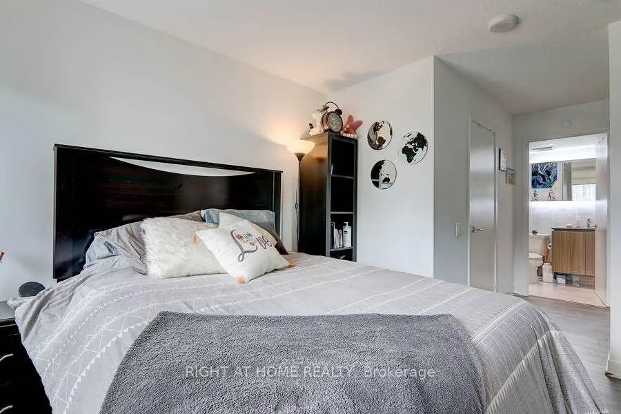Photo 6 of Unit 906, 80 Queens Wharf Road, Toronto, Waterfront Communities — HOMEH