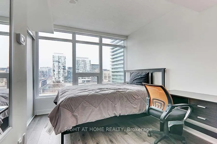 Photo 7 of Unit 906, 80 Queens Wharf Road, Toronto, Waterfront Communities — HOMEH