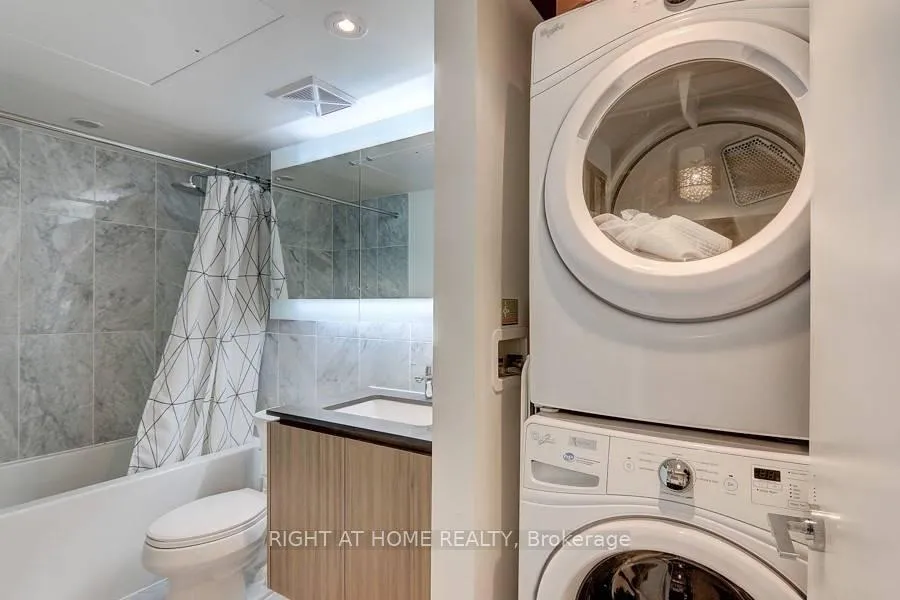 Photo 9 of Unit 906, 80 Queens Wharf Road, Toronto, Waterfront Communities — HOMEH