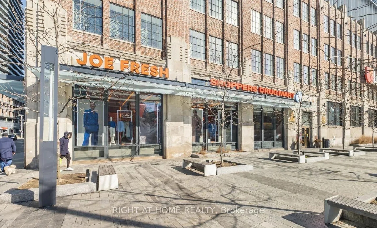 Photo 12 of Unit 906, 80 Queens Wharf Road, Toronto, Waterfront Communities — HOMEH
