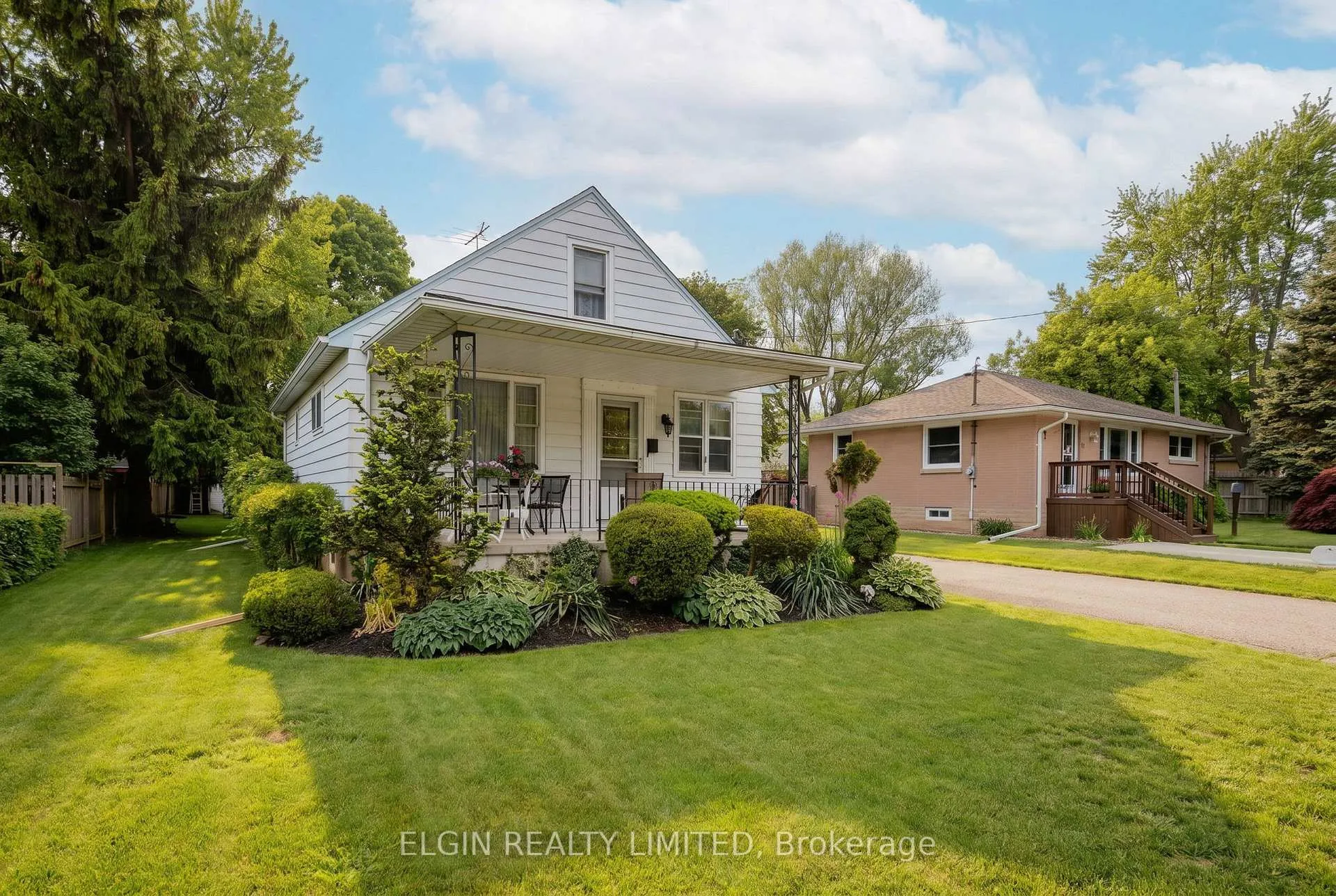 Photo 3 of 59 Churchill Crescent, St. Thomas — HOMEH