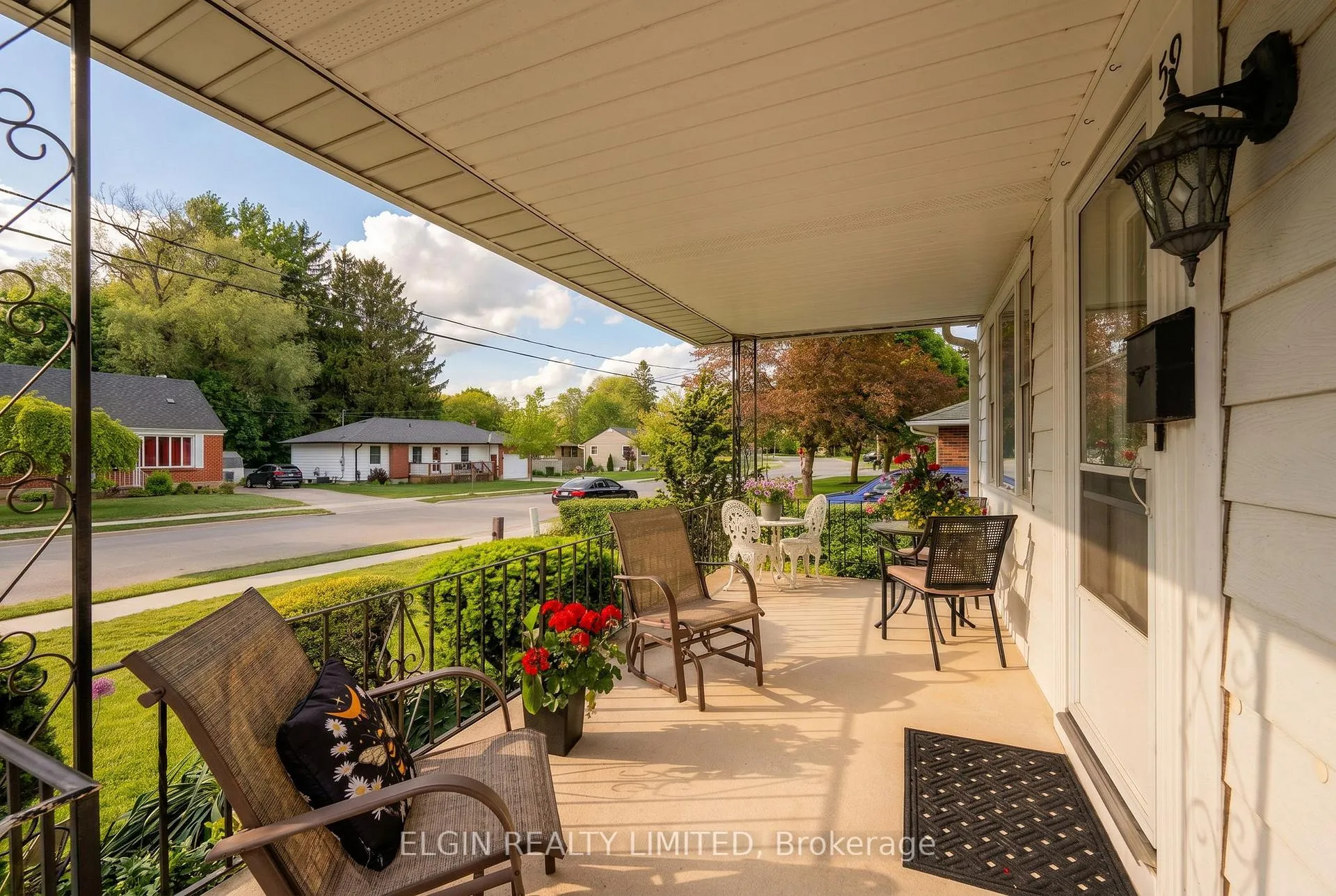 Photo 4 of 59 Churchill Crescent, St. Thomas — HOMEH