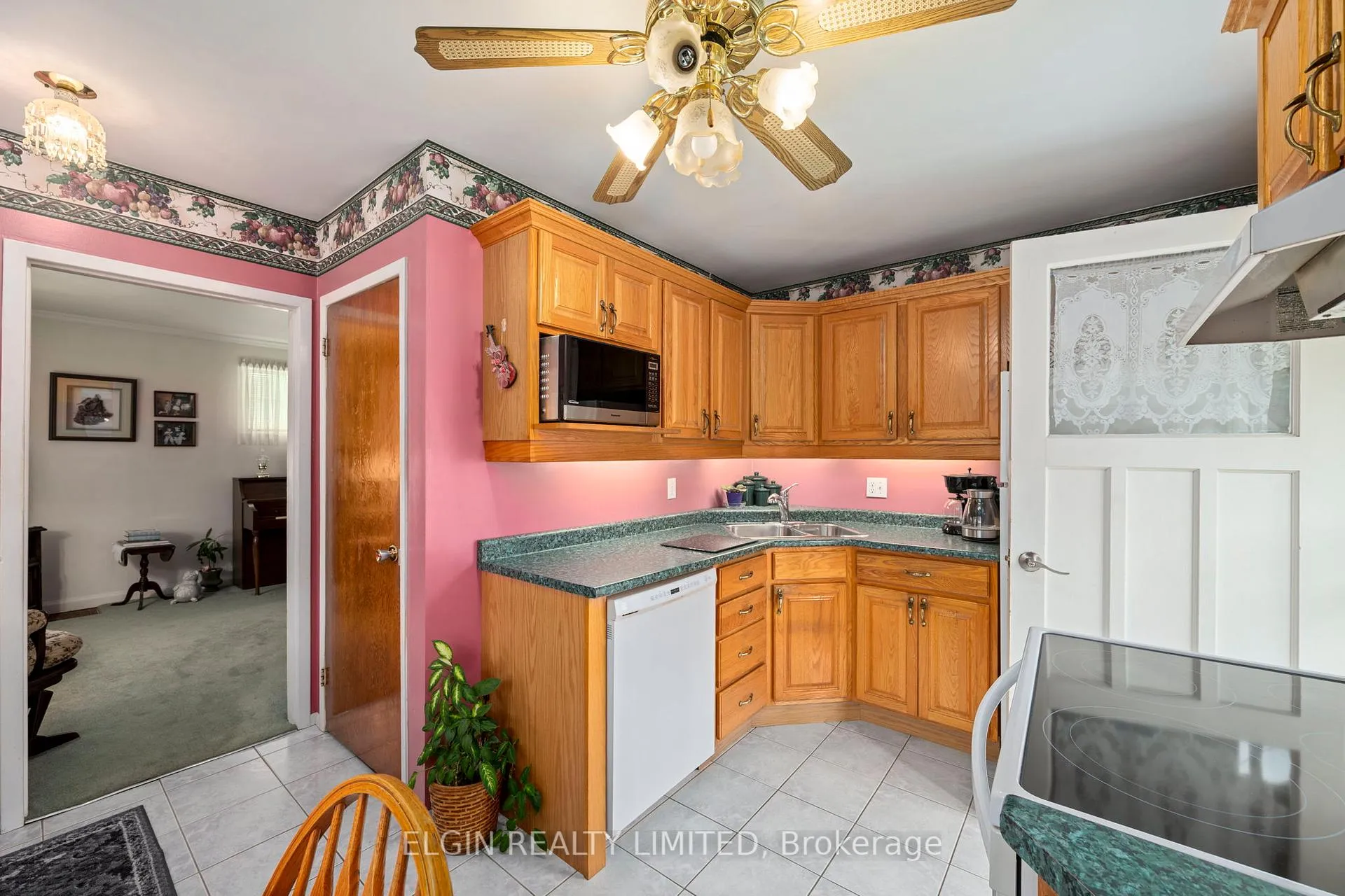 Photo 6 of 59 Churchill Crescent, St. Thomas — HOMEH