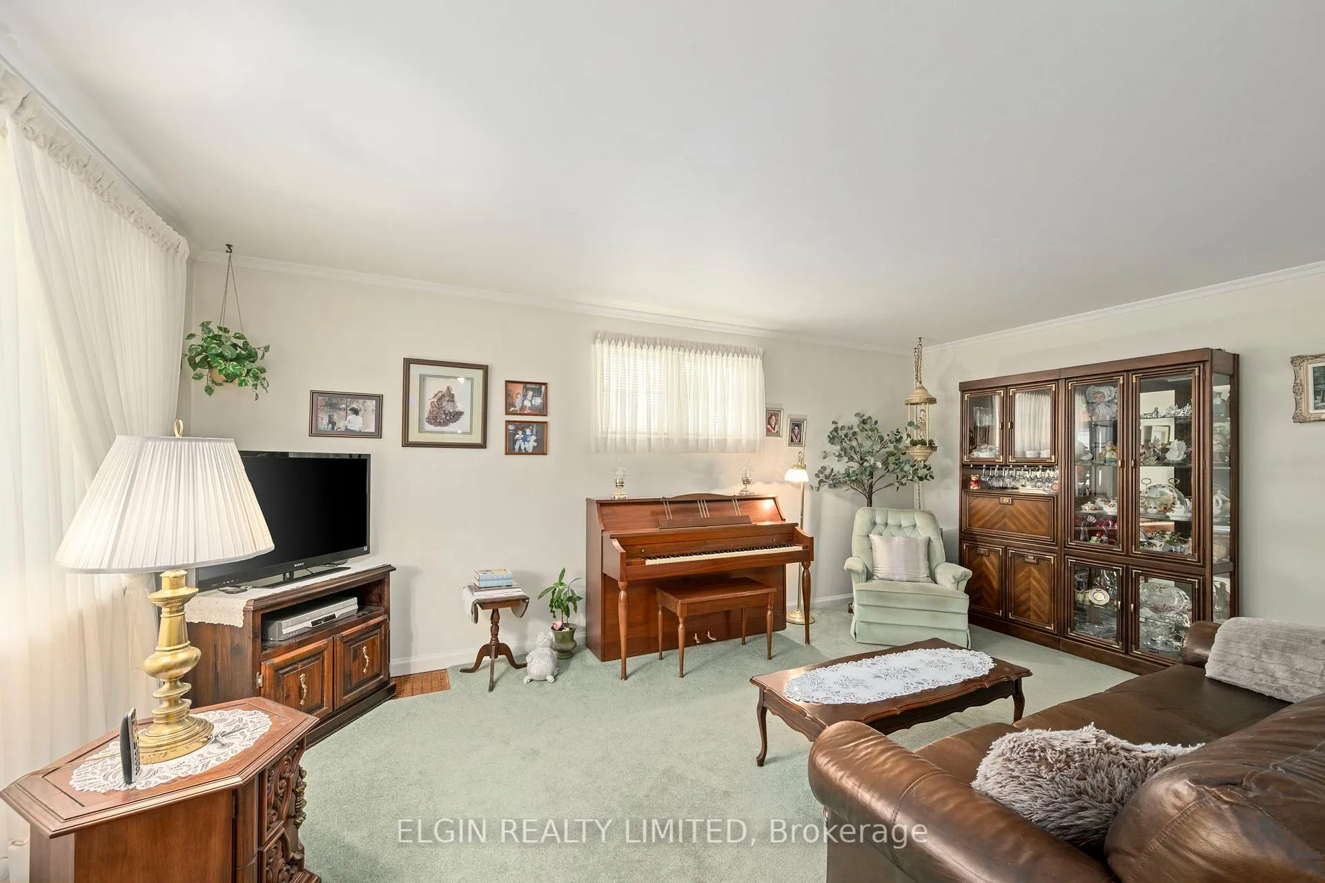 Photo 8 of 59 Churchill Crescent, St. Thomas — HOMEH