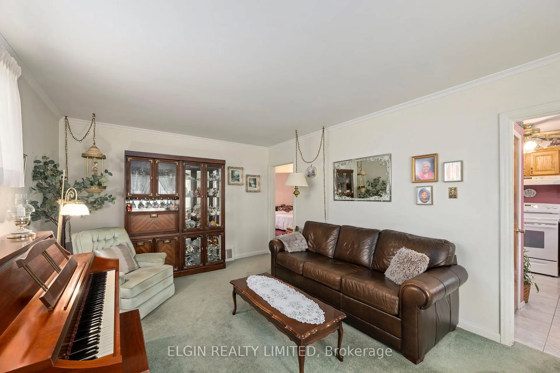 Photo 9 of 59 Churchill Crescent, St. Thomas — HOMEH