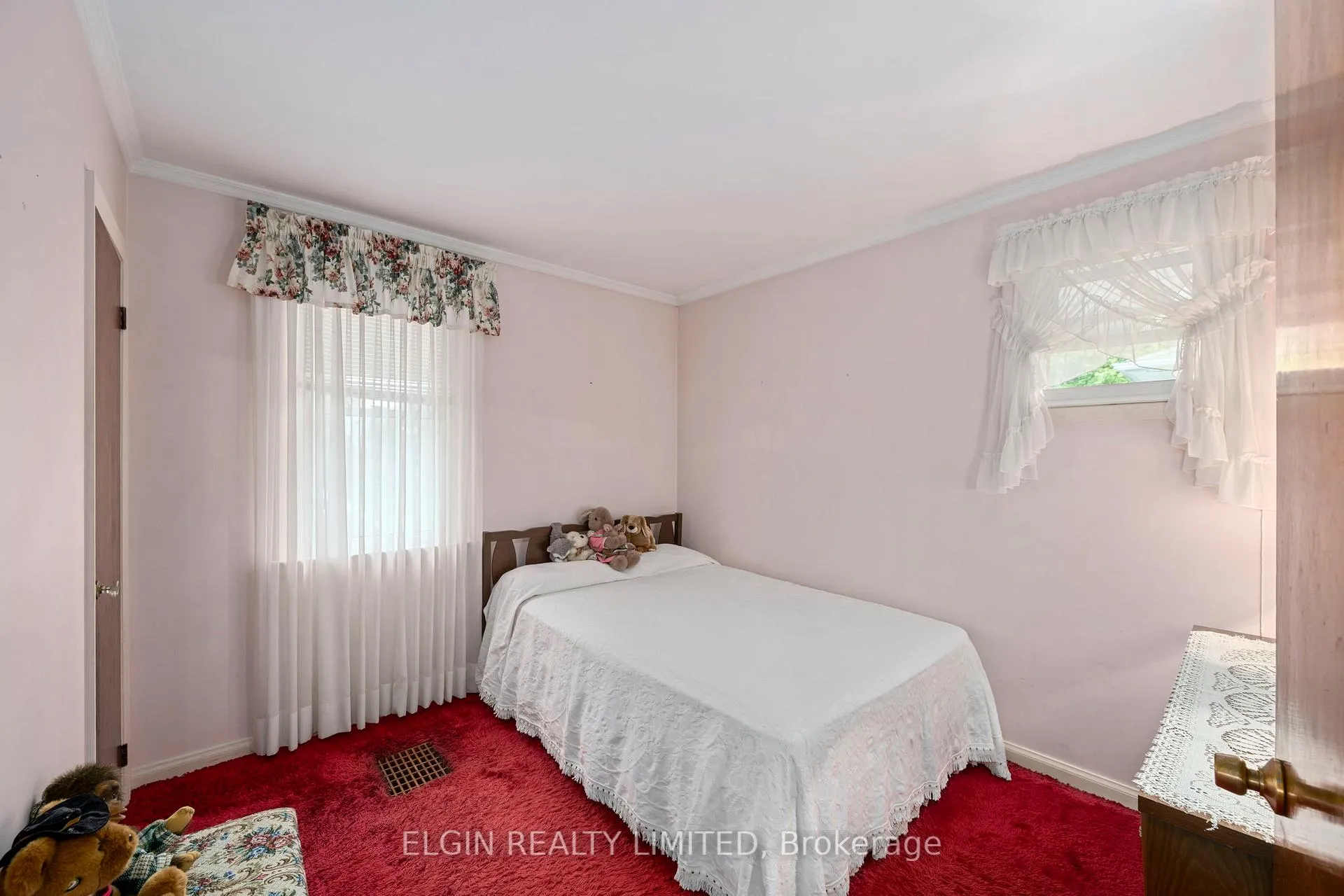 Photo 10 of 59 Churchill Crescent, St. Thomas — HOMEH