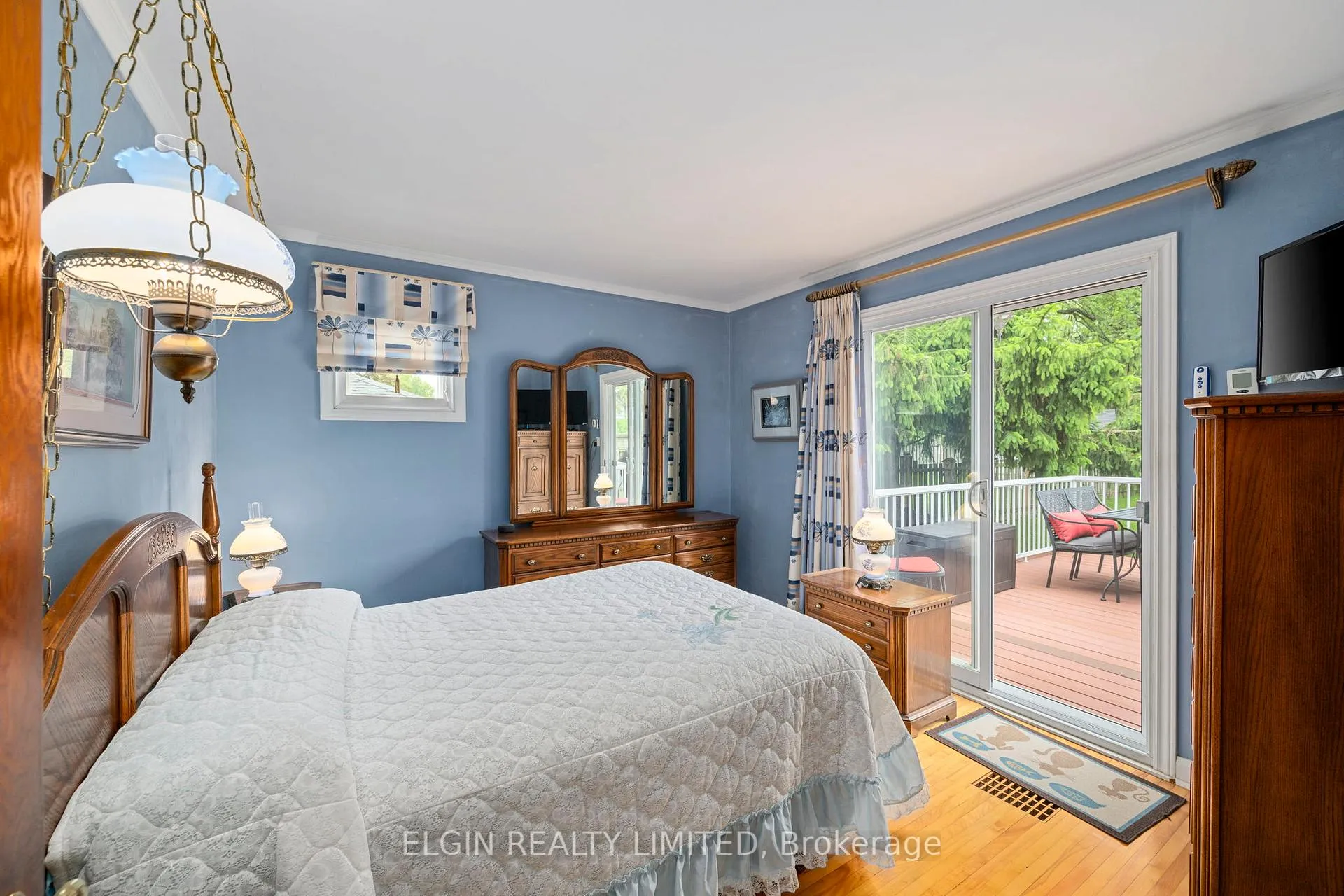 Photo 11 of 59 Churchill Crescent, St. Thomas — HOMEH