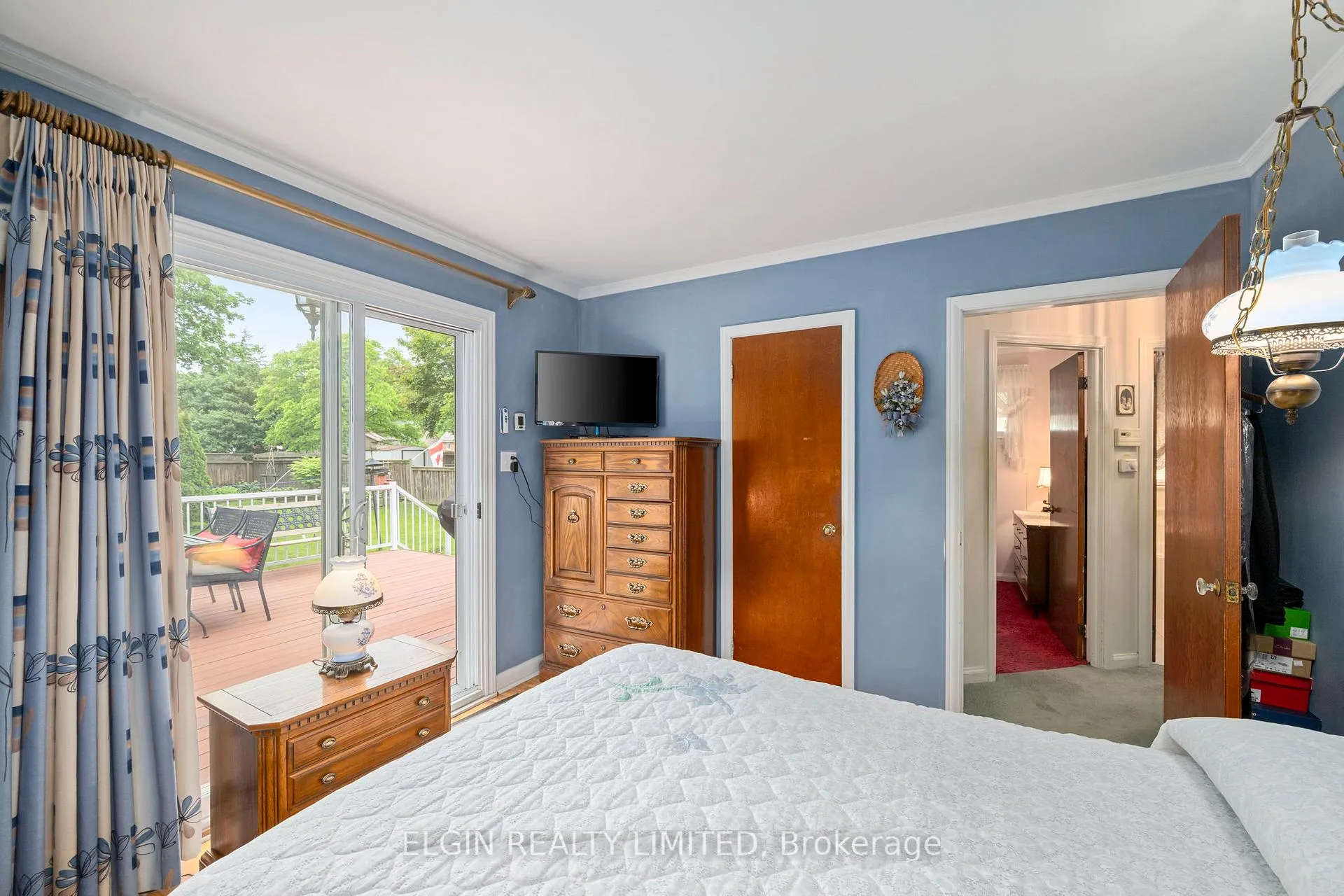 Photo 13 of 59 Churchill Crescent, St. Thomas — HOMEH