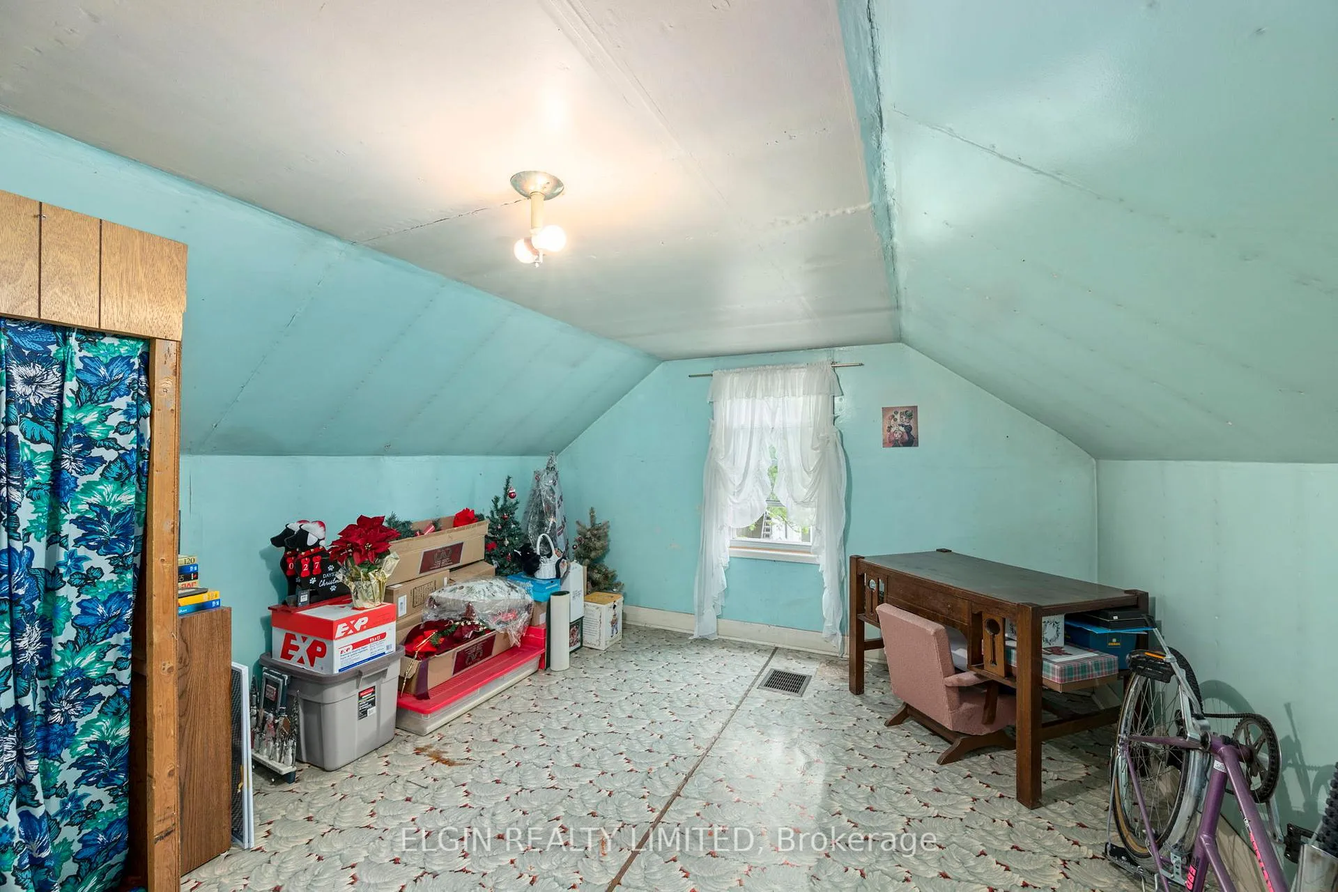 Photo 19 of 59 Churchill Crescent, St. Thomas — HOMEH