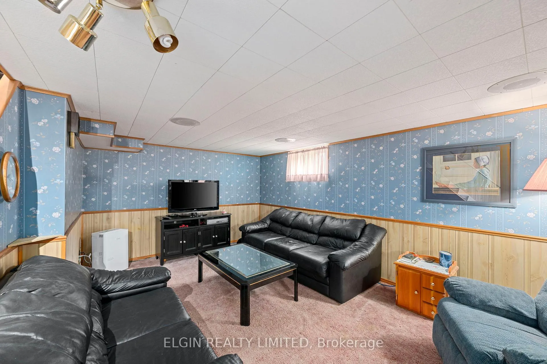 Photo 23 of 59 Churchill Crescent, St. Thomas — HOMEH