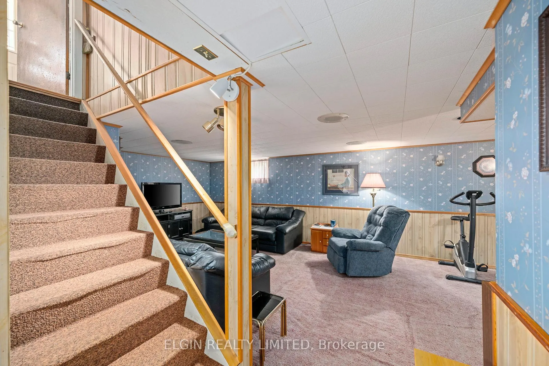 Photo 27 of 59 Churchill Crescent, St. Thomas — HOMEH