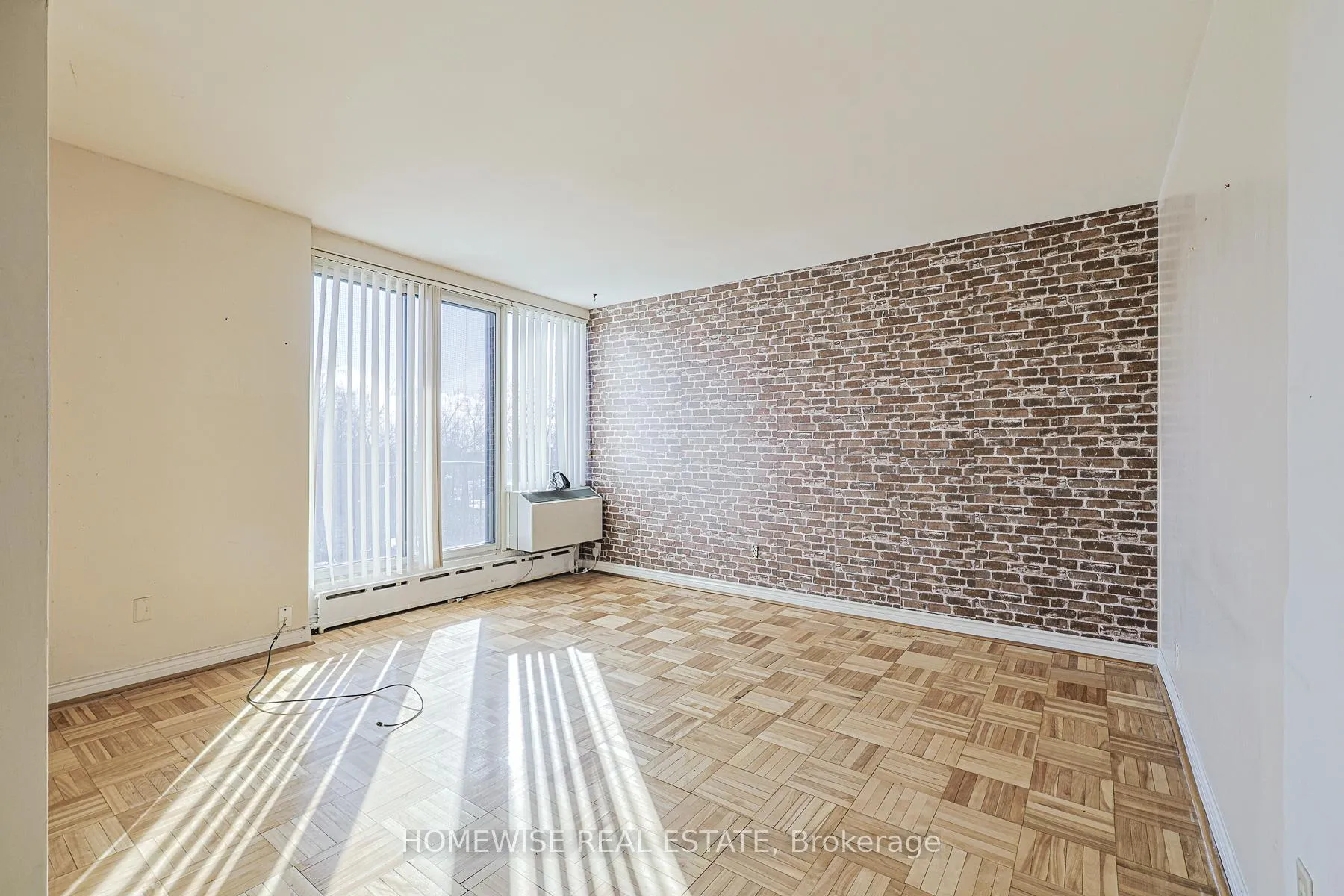 Photo 4 of Unit 307, 485 Kingston Road, Toronto, The Beaches — HOMEH