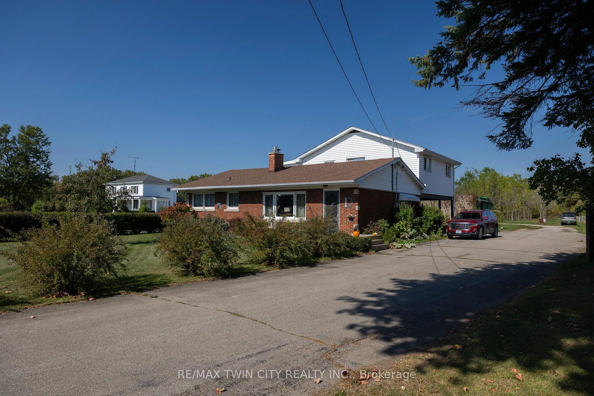 Photo 8 of 206 King Street, Brant, Burford — HOMEH