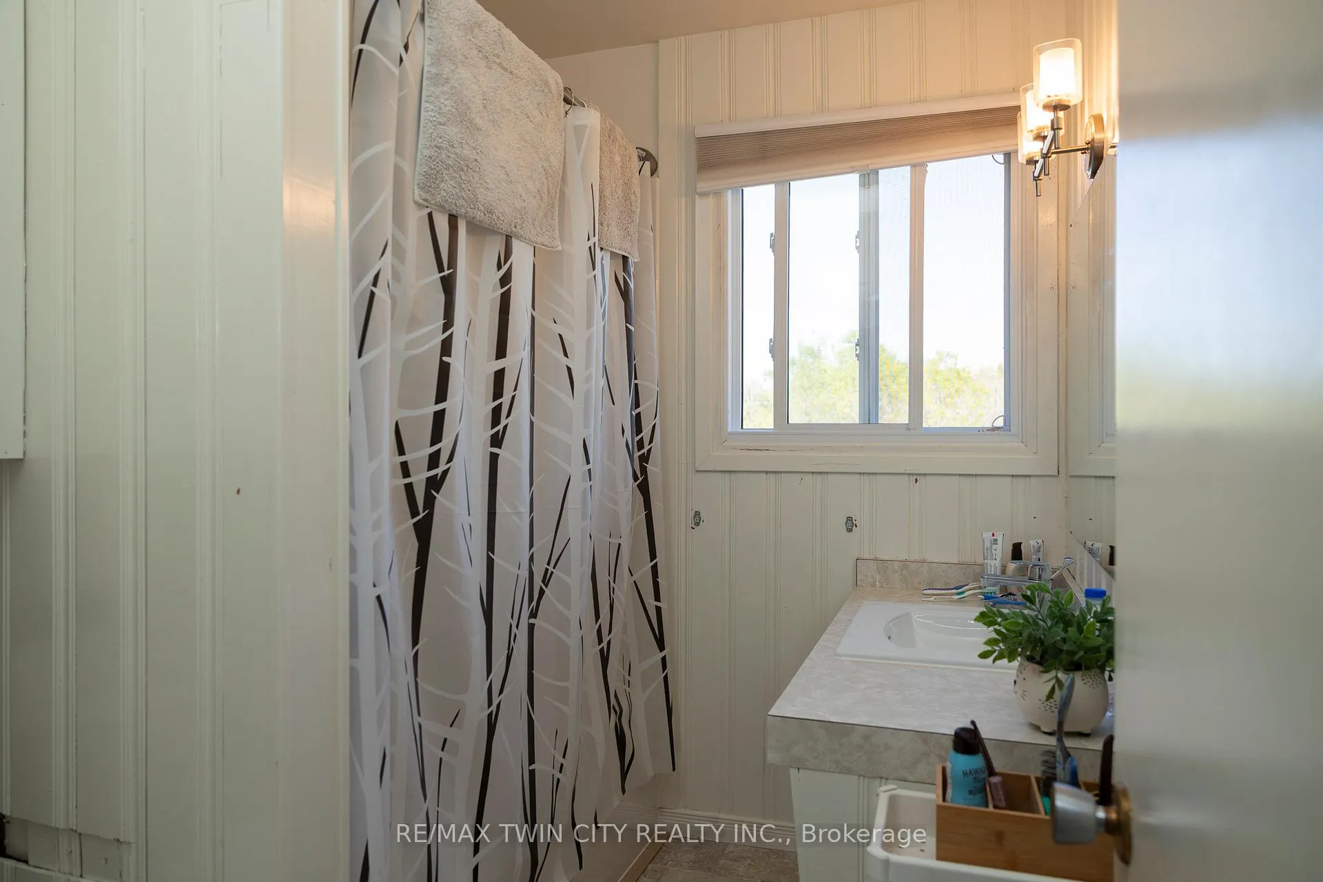 Photo 22 of 206 King Street, Brant, Burford — HOMEH