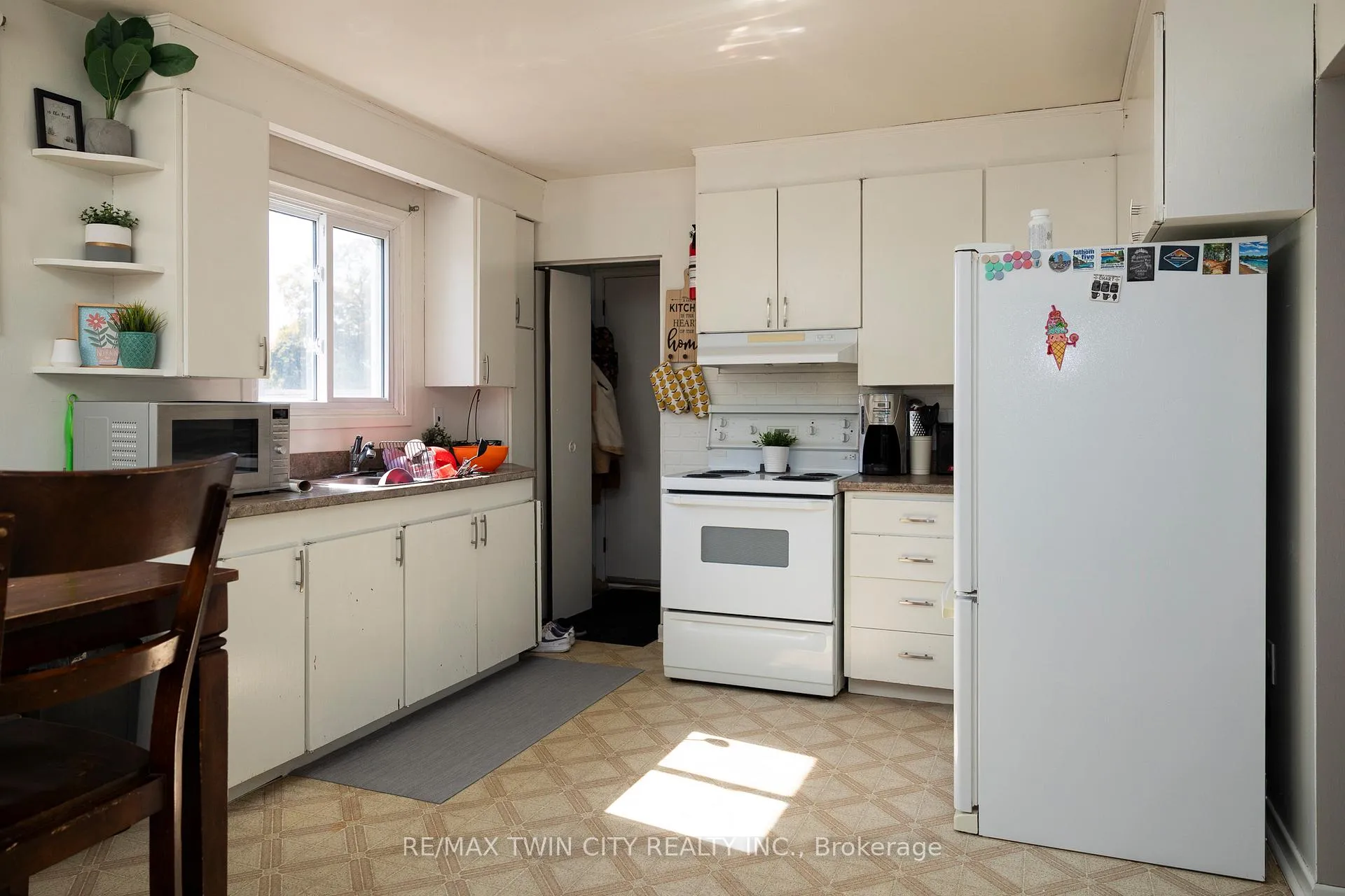 Photo 24 of 206 King Street, Brant, Burford — HOMEH