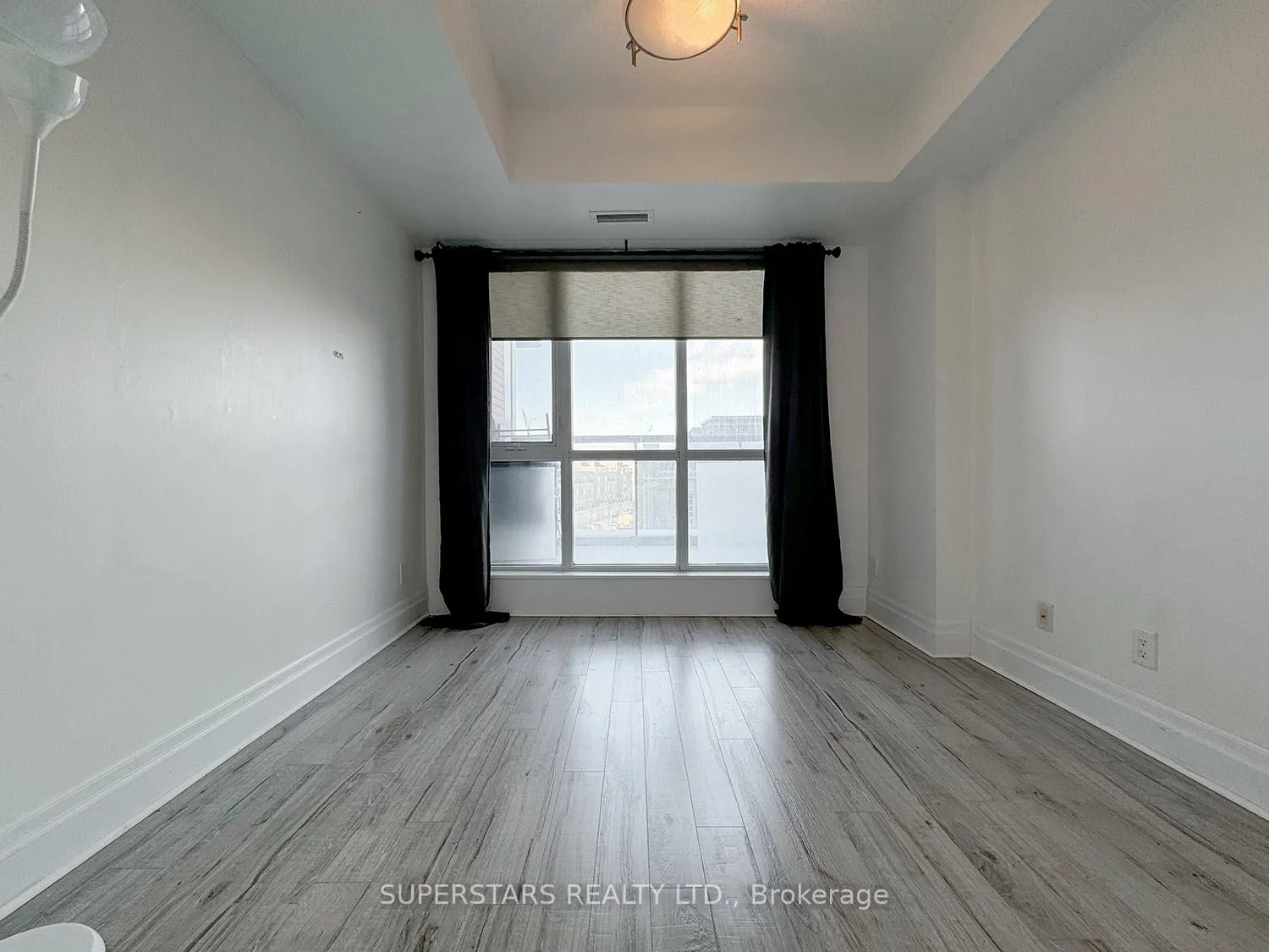 Photo 6 of Unit 402A, 1 Upper Duke Crescent, Markham, Unionville — HOMEH