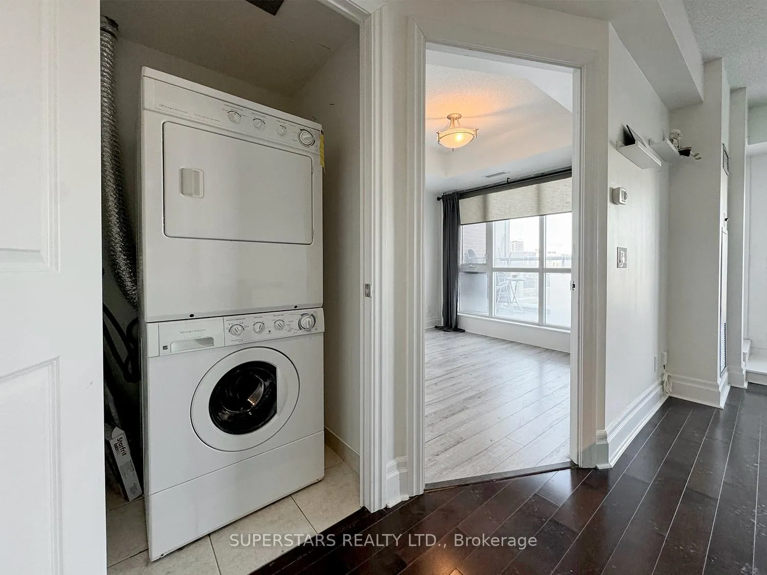 Photo 9 of Unit 402A, 1 Upper Duke Crescent, Markham, Unionville — HOMEH