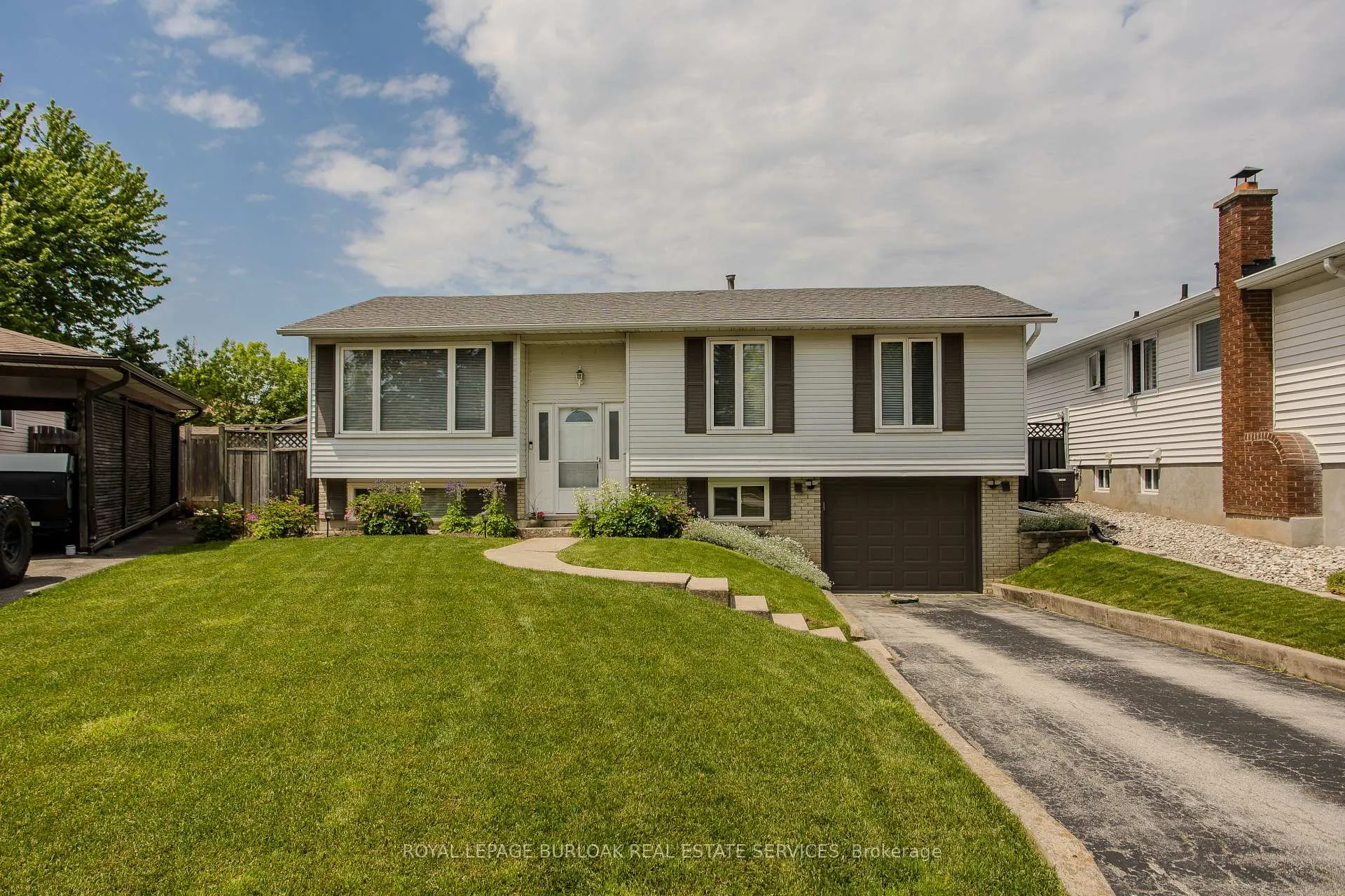 Photo 1 of 3125 Michael Crescent, Burlington, Palmer — HOMEH
