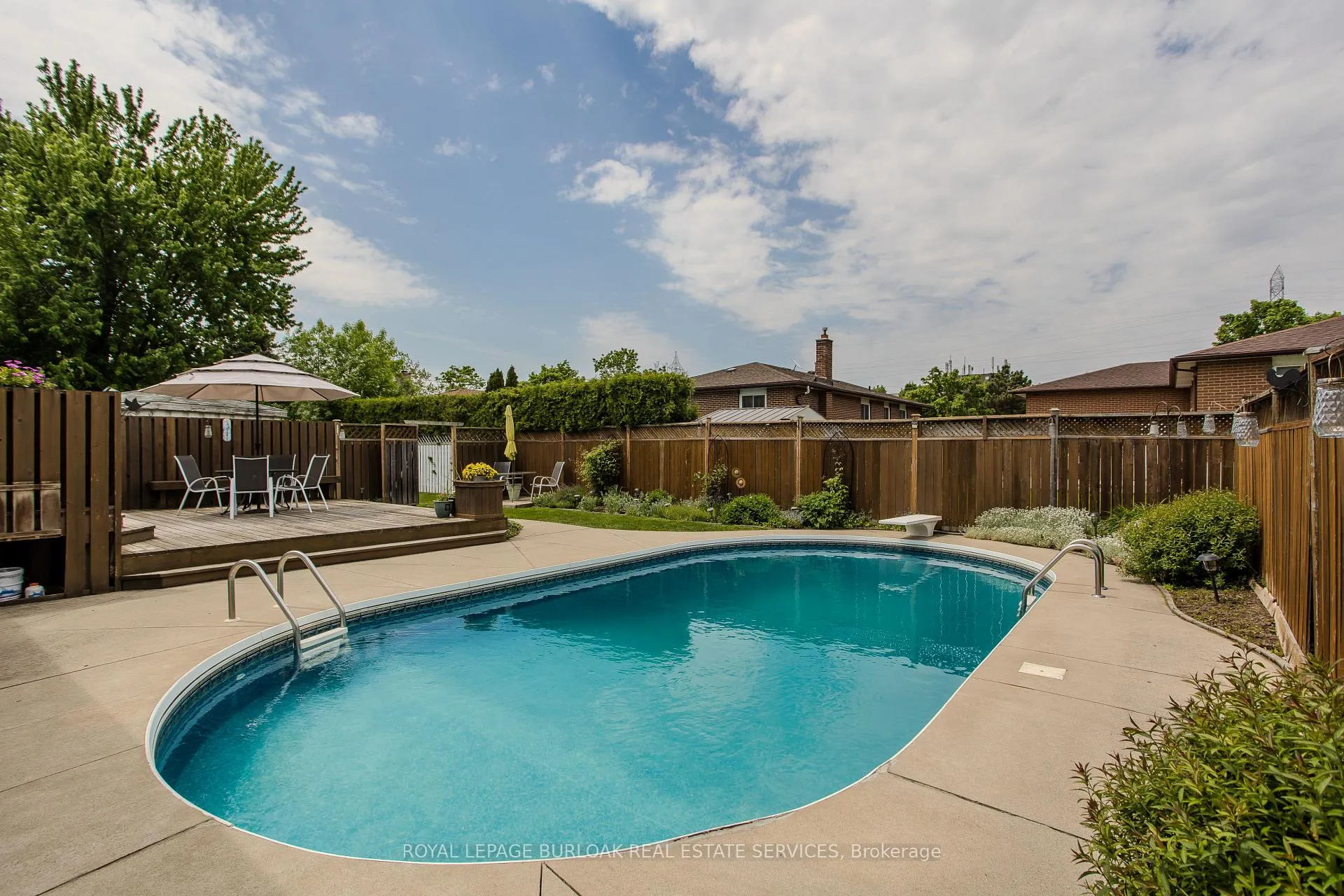 Photo 3 of 3125 Michael Crescent, Burlington, Palmer — HOMEH
