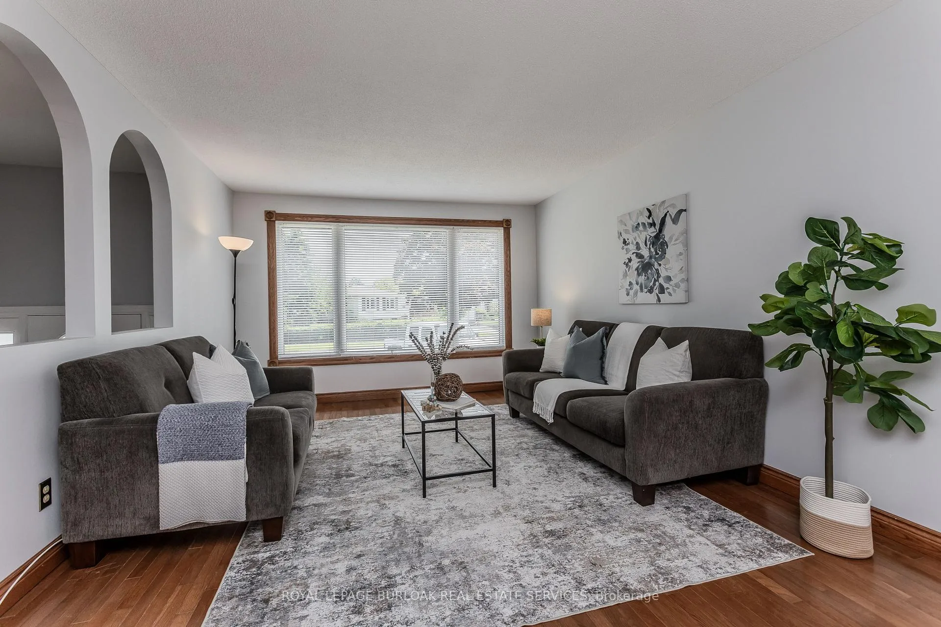 Photo 7 of 3125 Michael Crescent, Burlington, Palmer — HOMEH