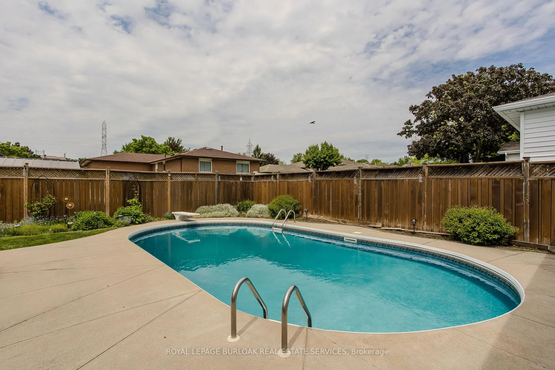 Photo 27 of 3125 Michael Crescent, Burlington, Palmer — HOMEH