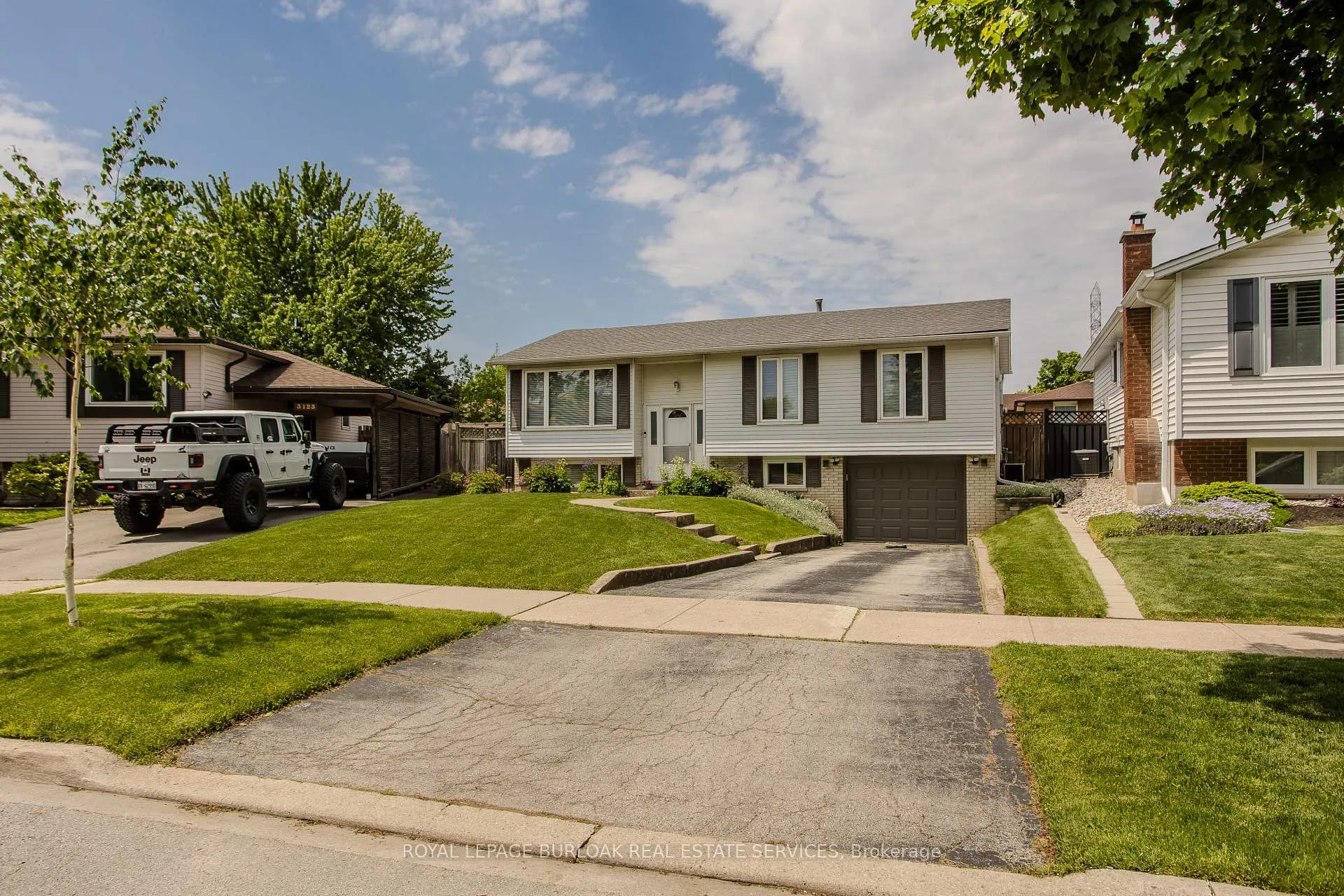 Photo 31 of 3125 Michael Crescent, Burlington, Palmer — HOMEH