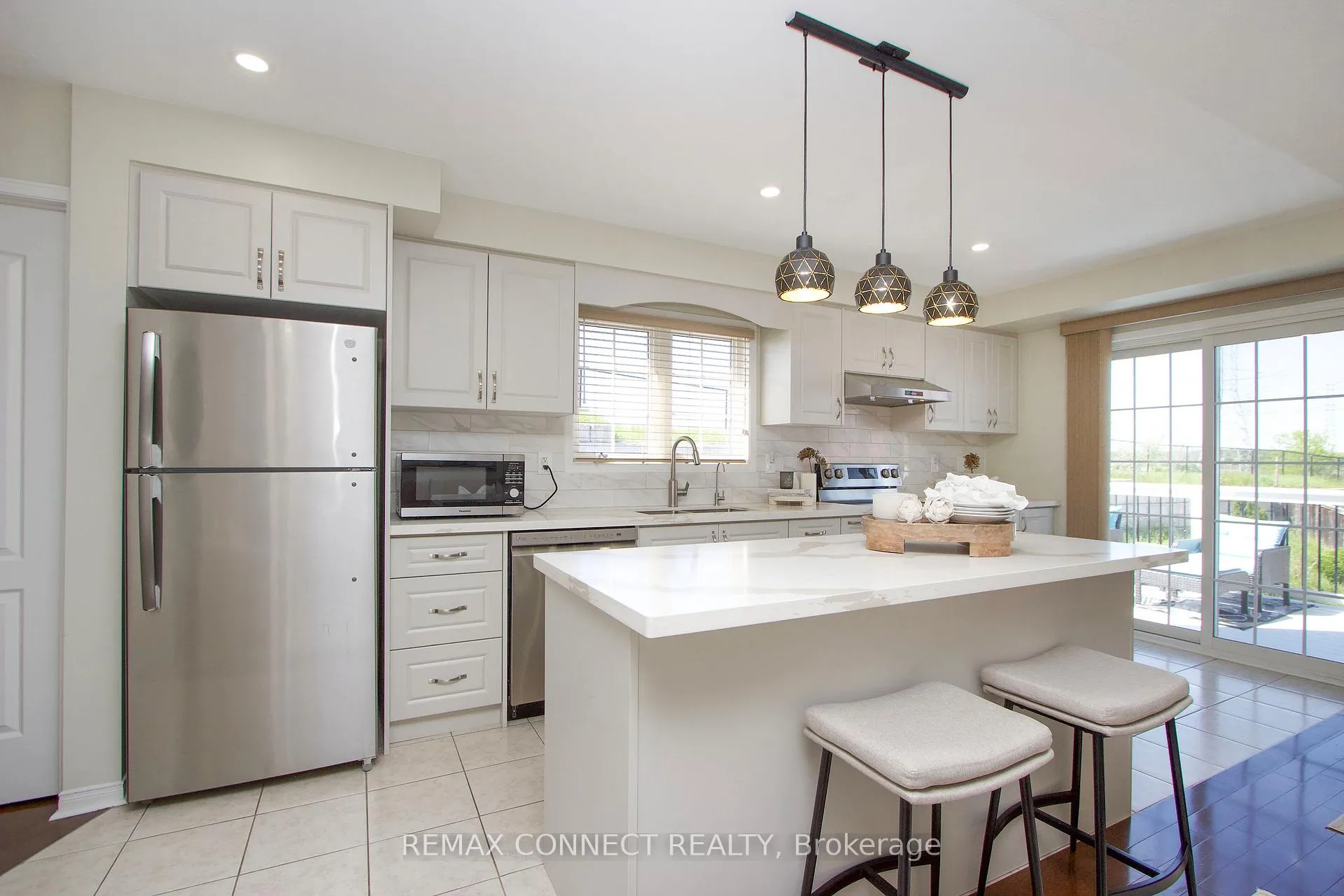 Photo 4 of 13 Netherway Crescent, Ajax, Northwest Ajax — HOMEH