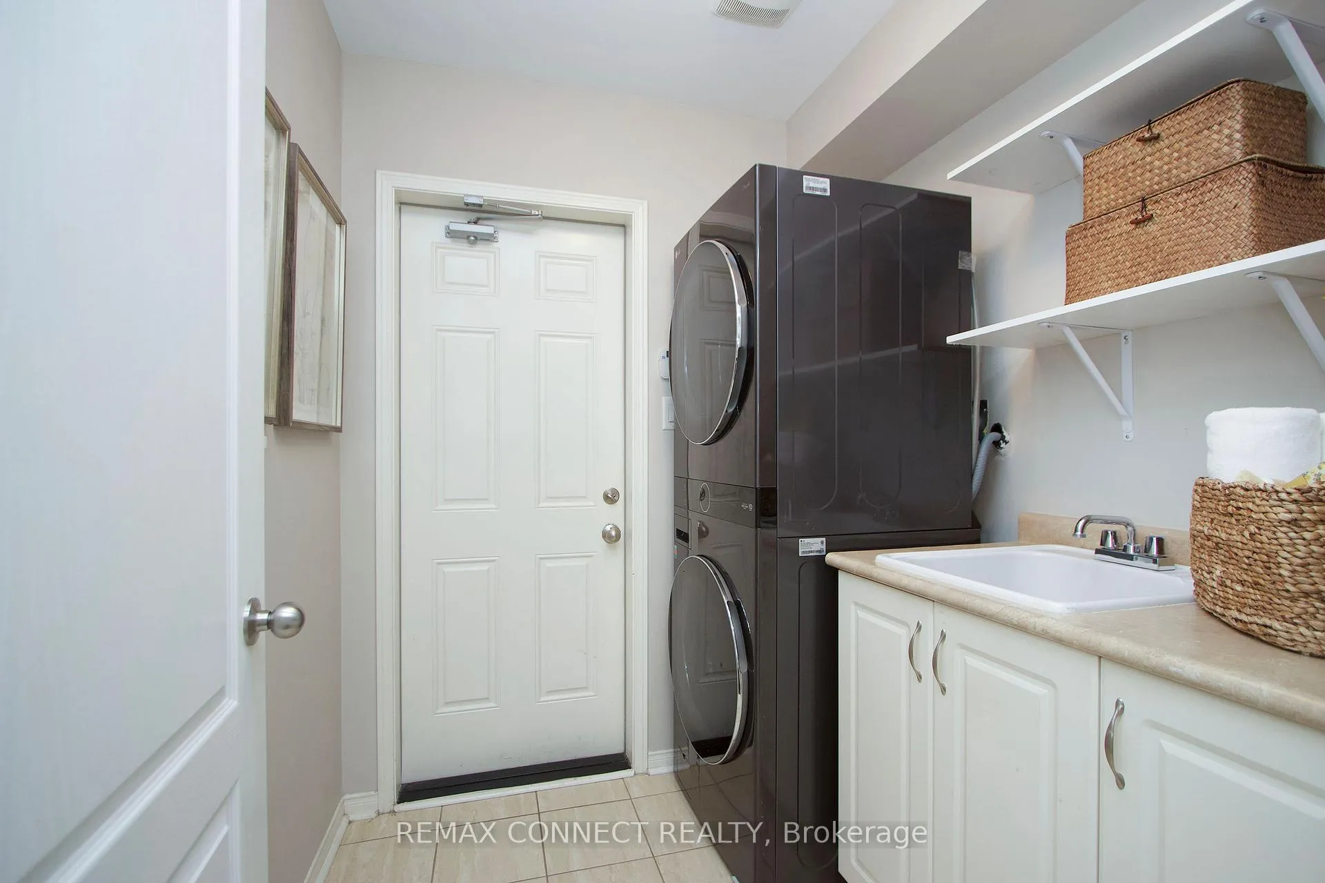 Photo 11 of 13 Netherway Crescent, Ajax, Northwest Ajax — HOMEH