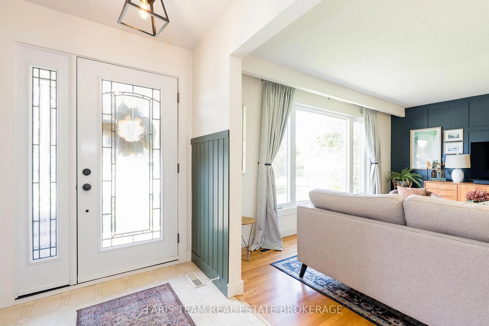 Photo 4 of 43 Jeffrey Street, Barrie, Grove East — HOMEH