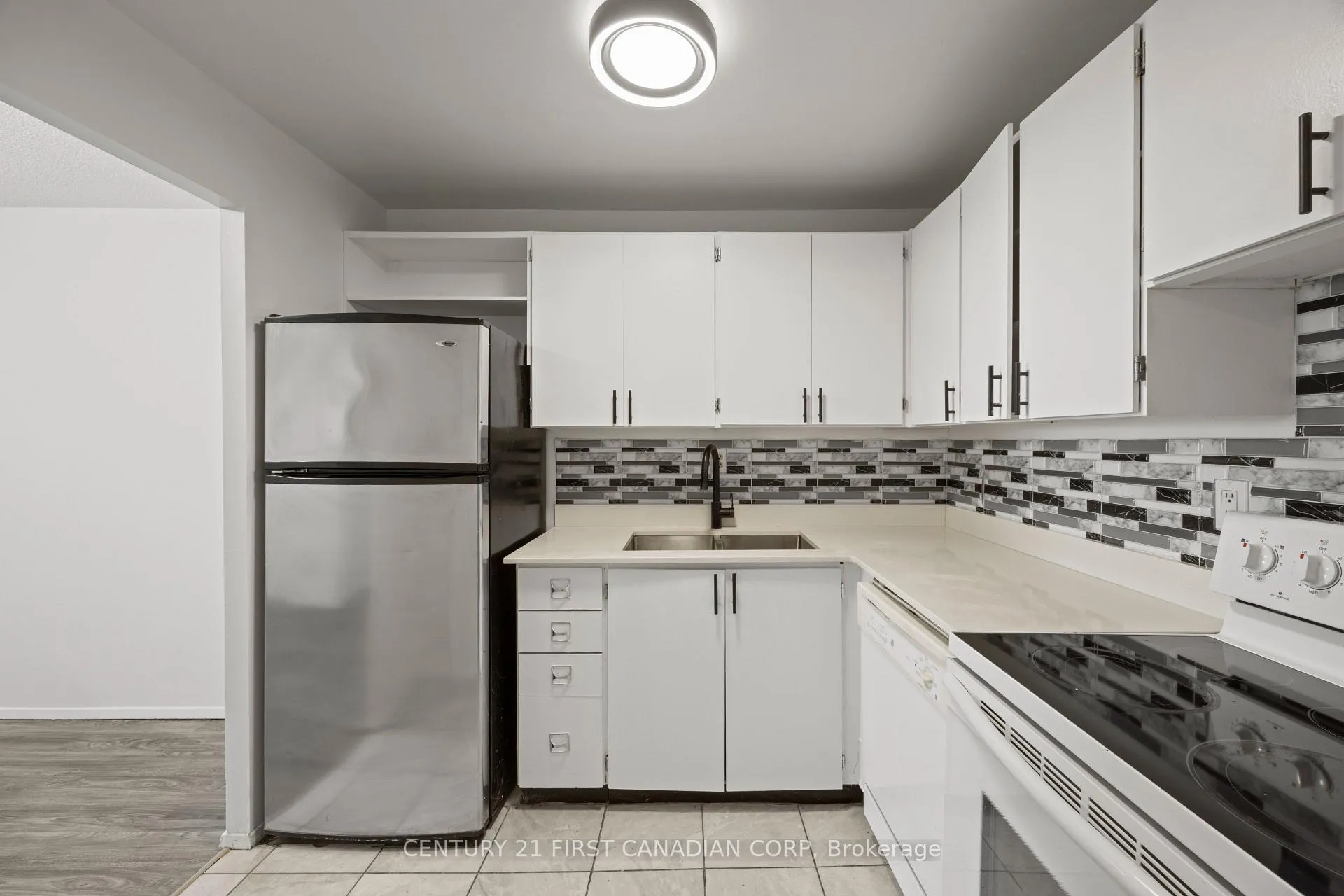 Photo 8 of Unit 504, 1104 Jalna Boulevard, London, South X — HOMEH
