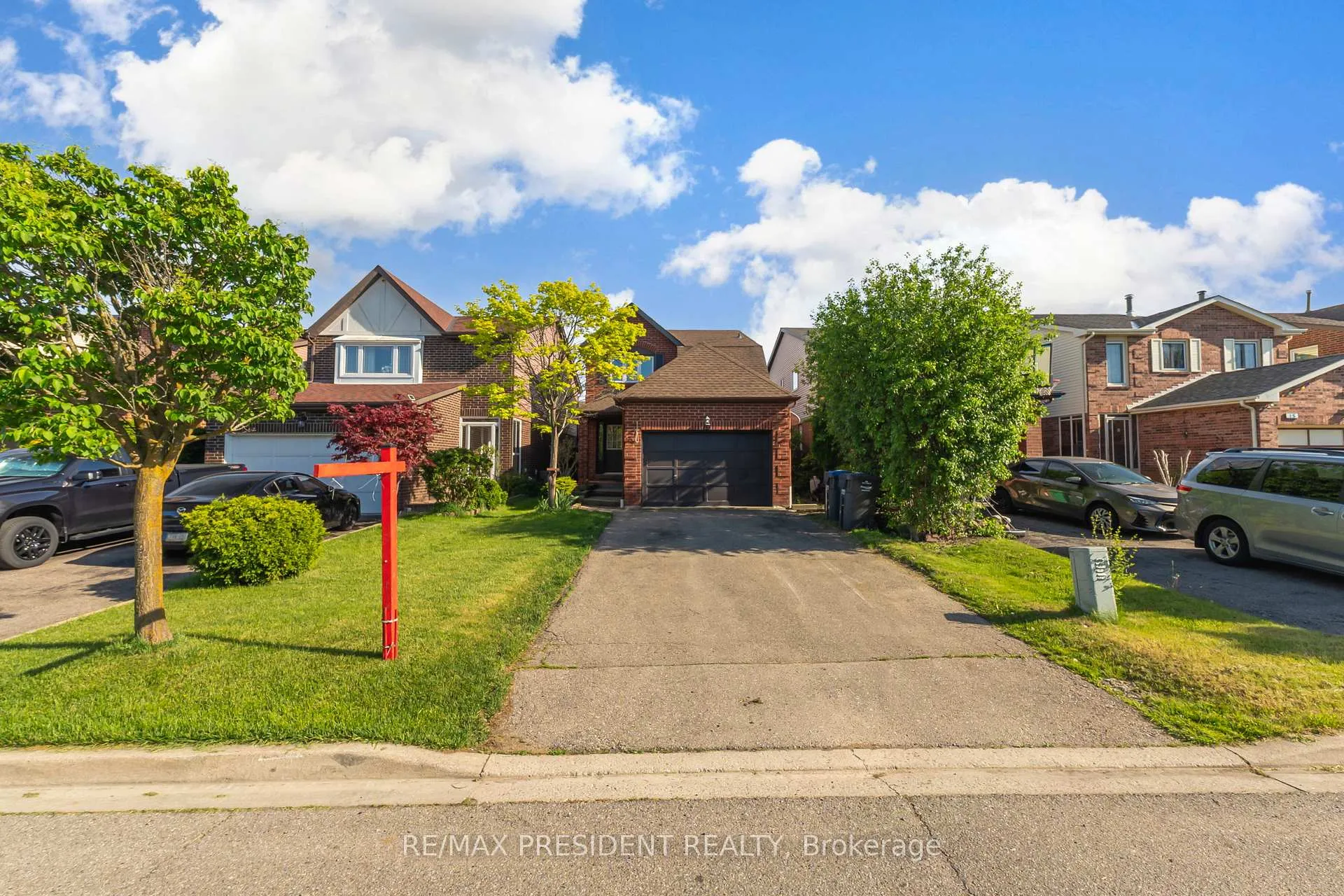 Photo 2 of 19 Copeland Road, Brampton, Fletcher's West — HOMEH