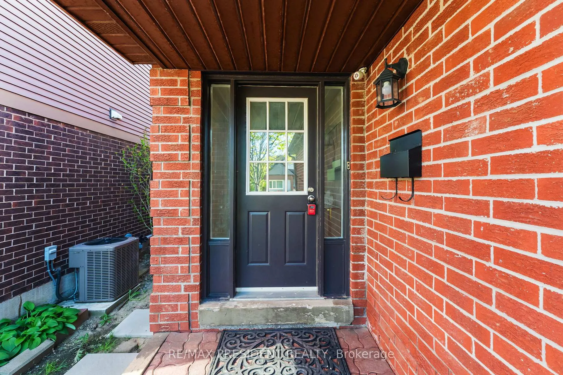 Photo 4 of 19 Copeland Road, Brampton, Fletcher's West — HOMEH