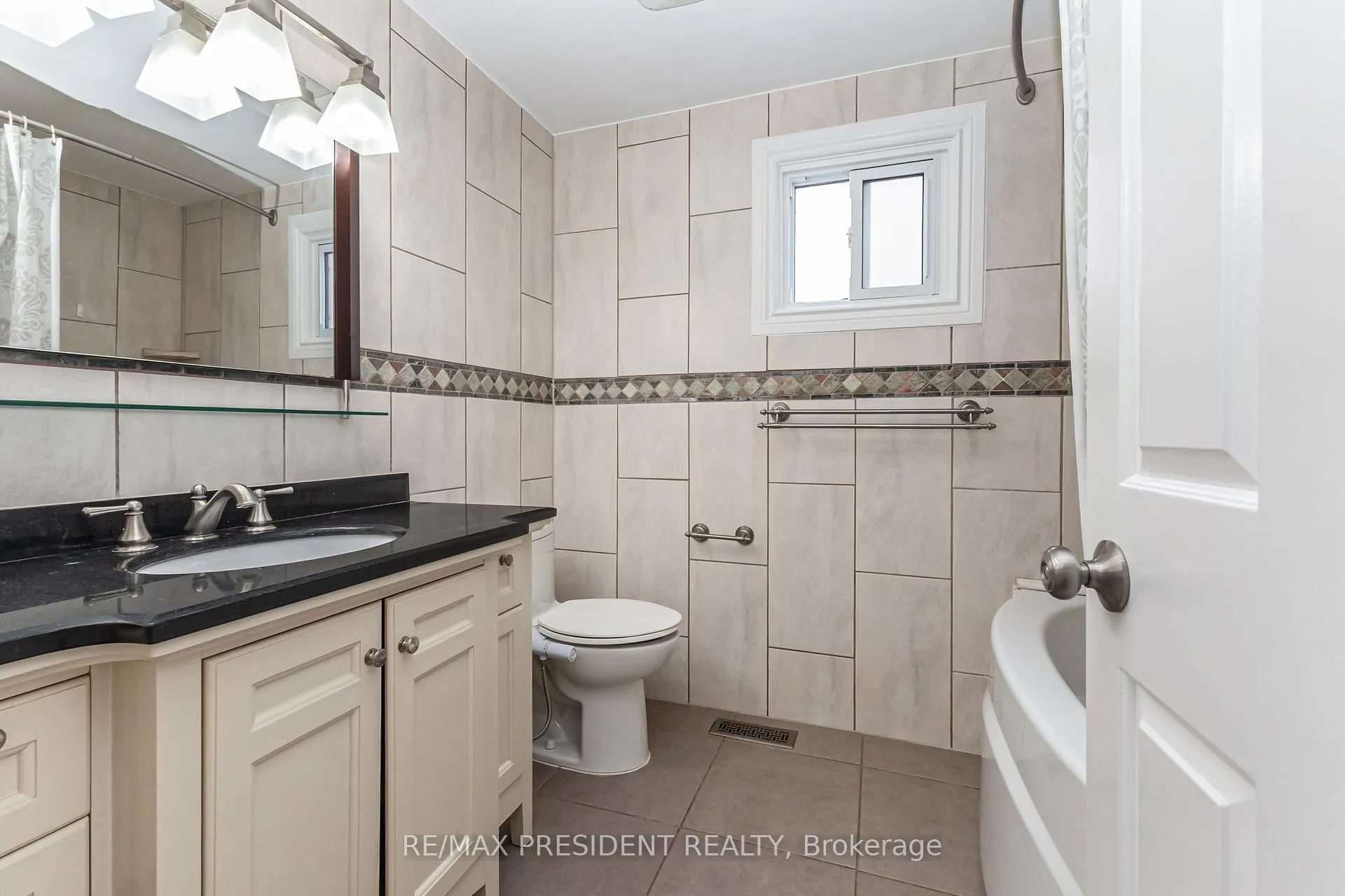 Photo 36 of 19 Copeland Road, Brampton, Fletcher's West — HOMEH