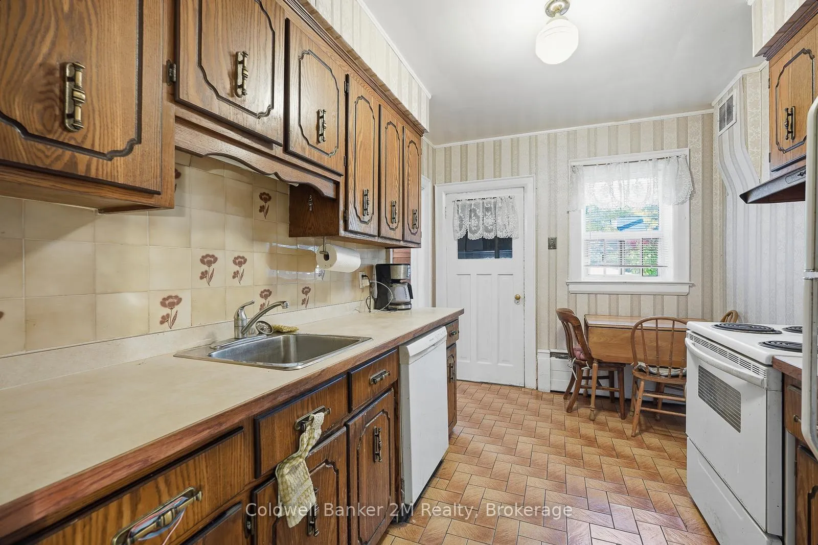 Photo 23 of 296 Briar Hill Avenue, Toronto, Lawrence Park South — HOMEH