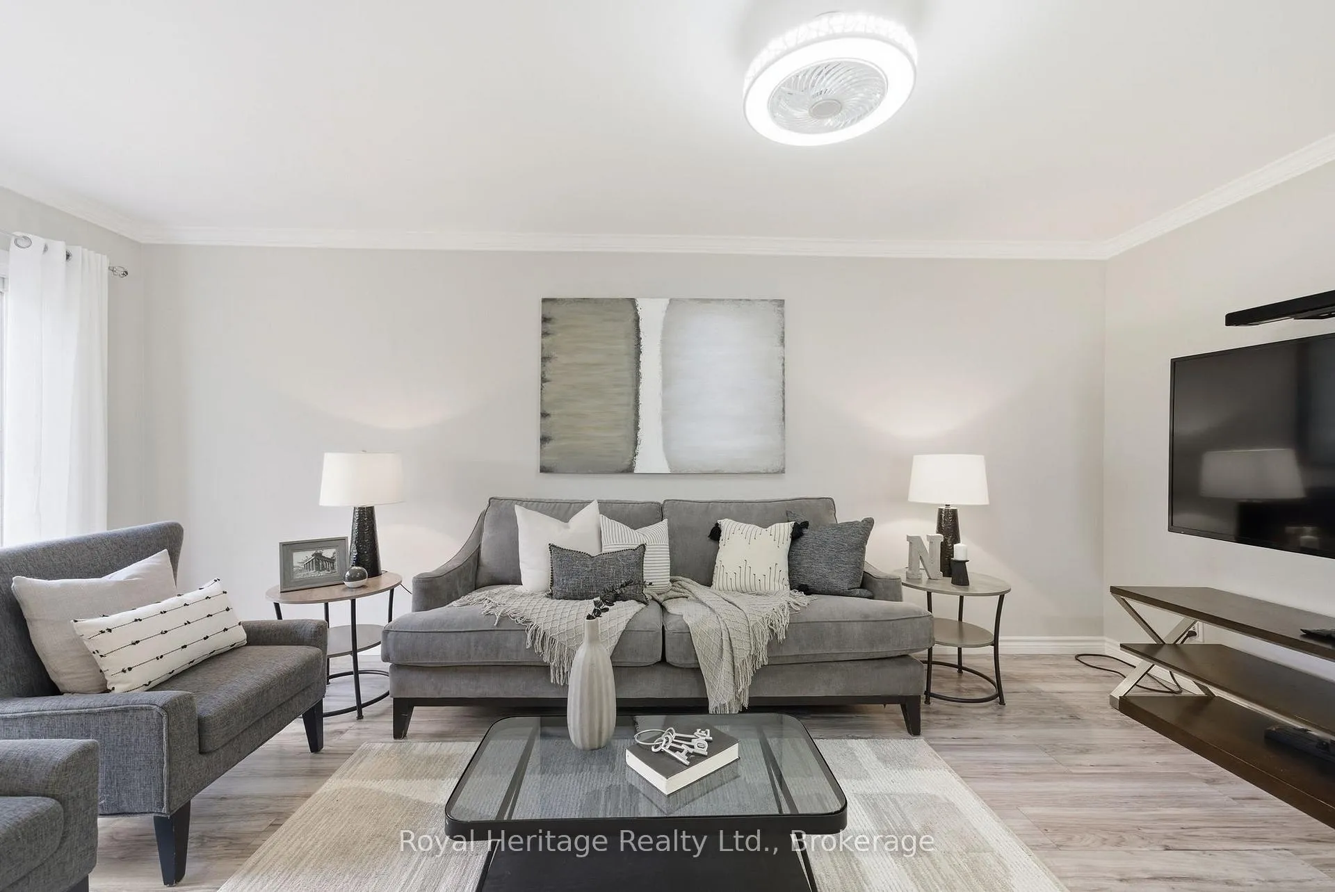 Photo 4 of 24 Summerlea Court, Clarington, Courtice — HOMEH