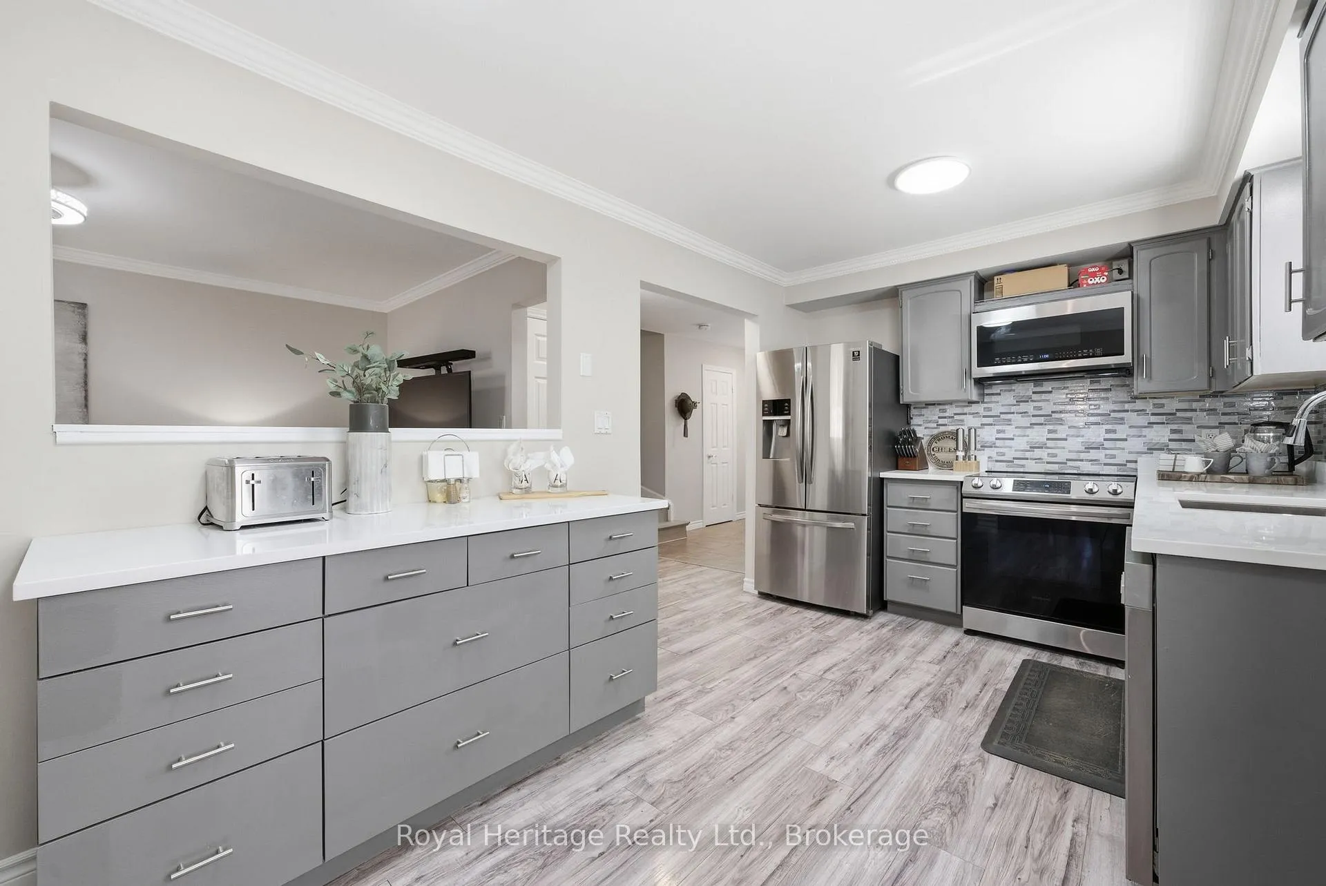 Photo 8 of 24 Summerlea Court, Clarington, Courtice — HOMEH