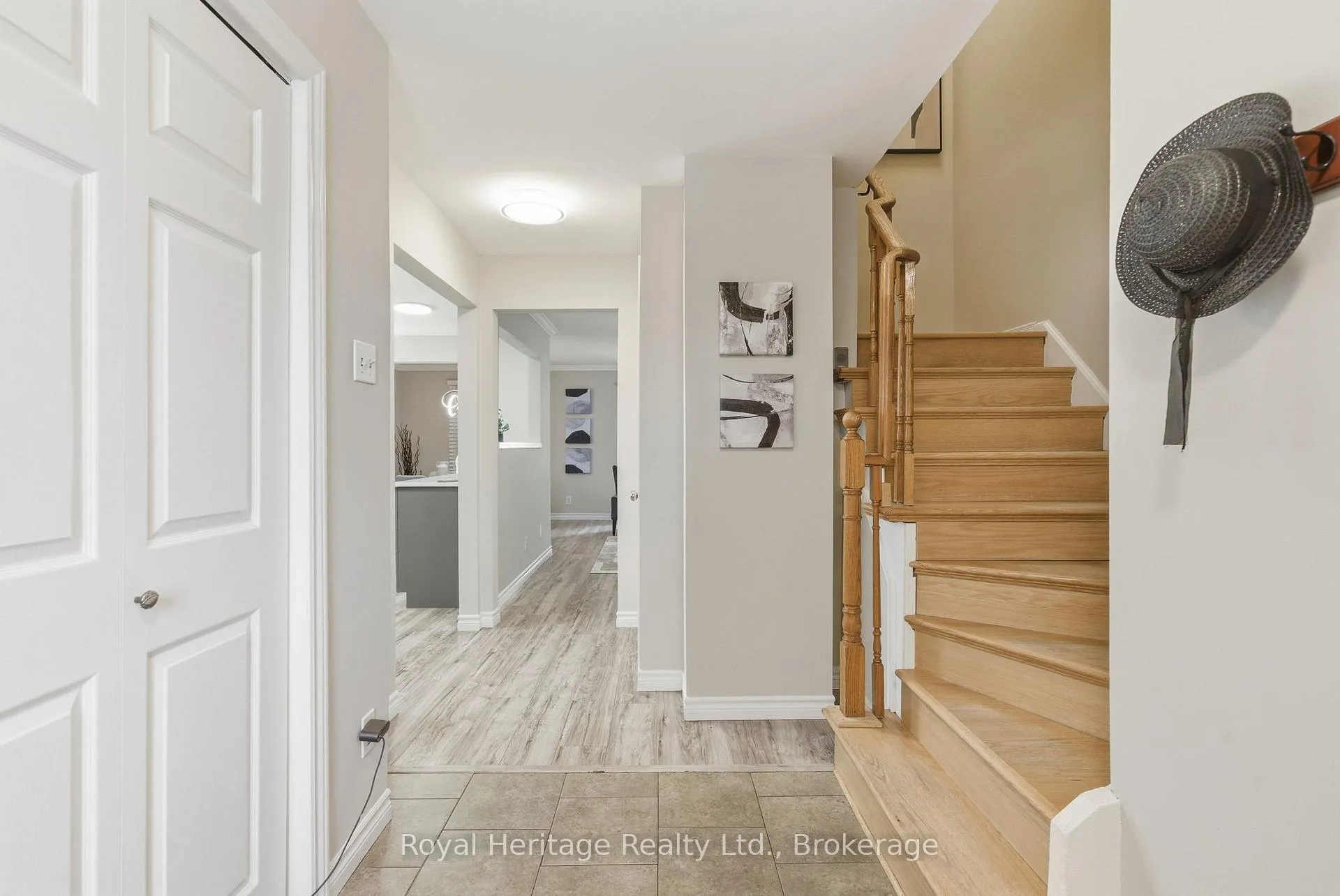 Photo 10 of 24 Summerlea Court, Clarington, Courtice — HOMEH
