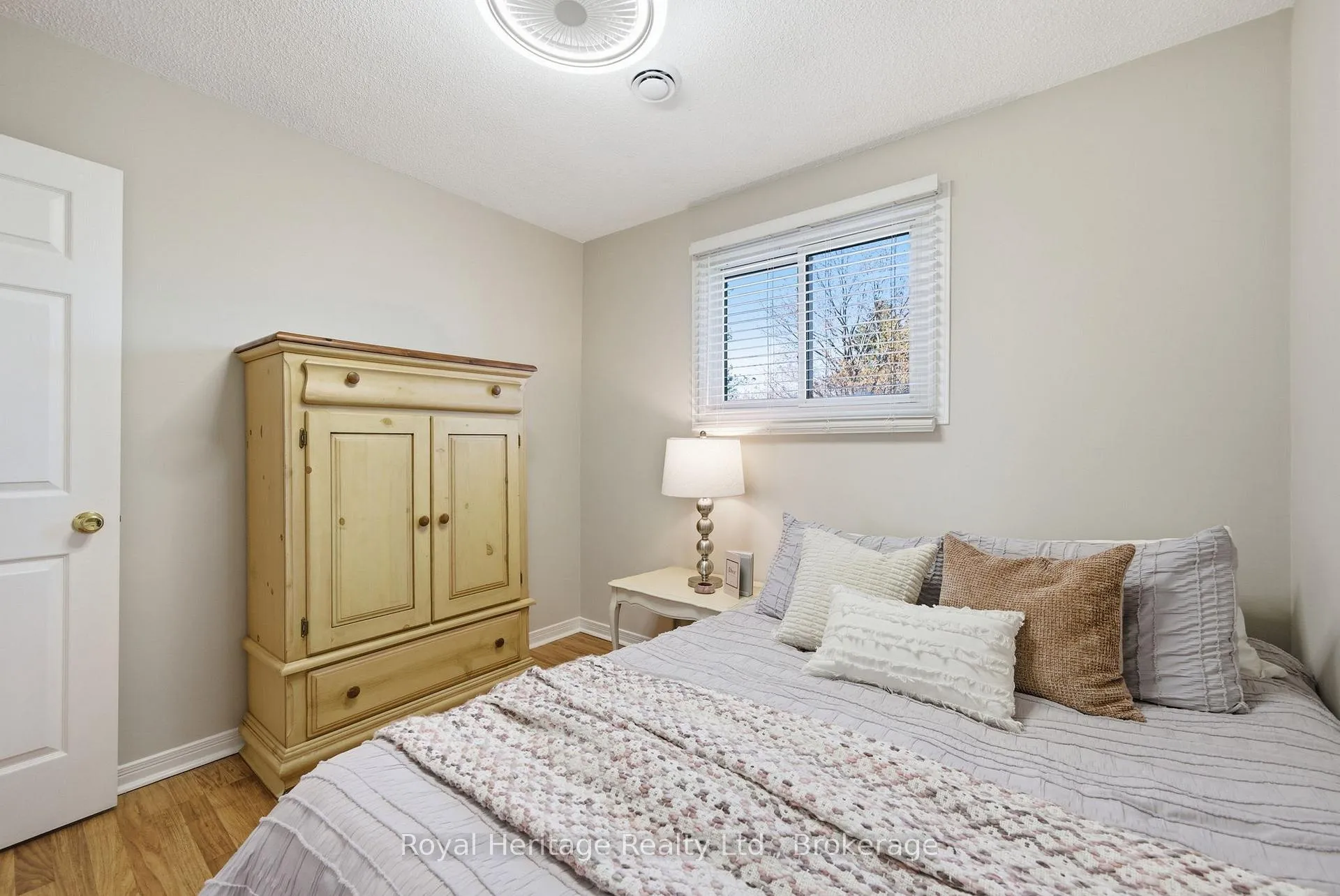 Photo 11 of 24 Summerlea Court, Clarington, Courtice — HOMEH