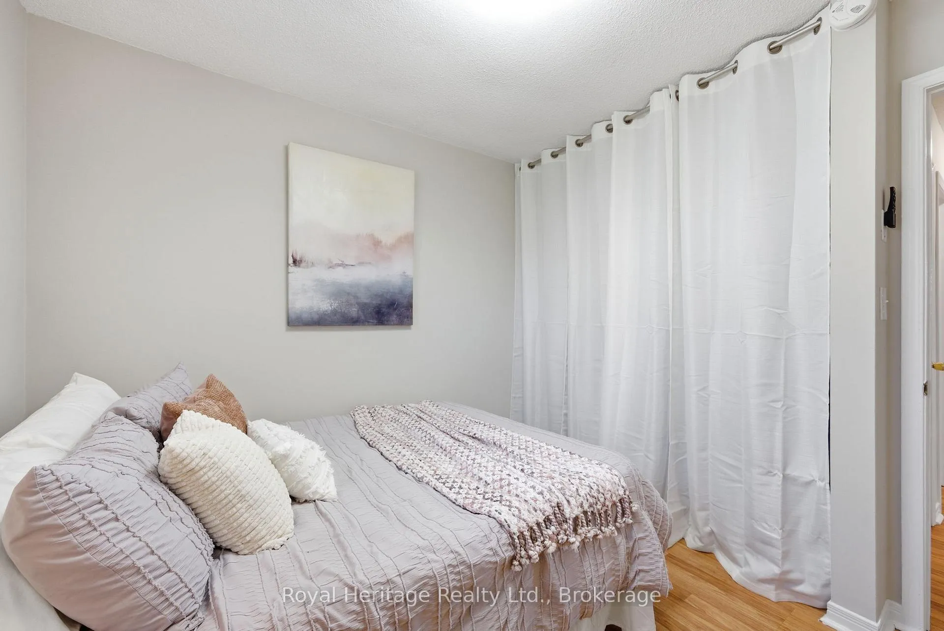 Photo 14 of 24 Summerlea Court, Clarington, Courtice — HOMEH