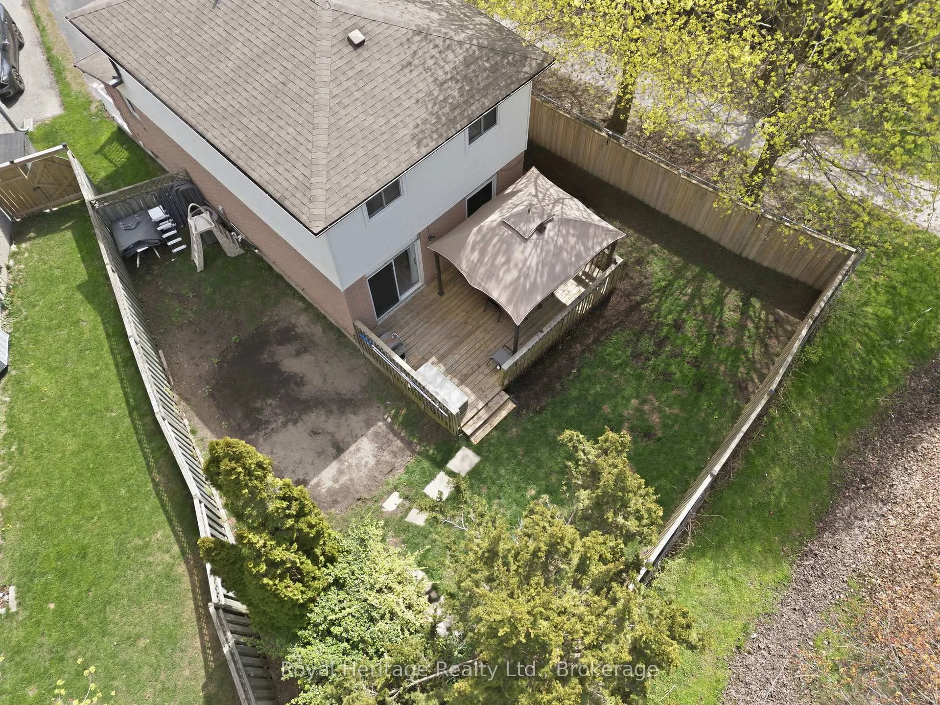 Photo 22 of 24 Summerlea Court, Clarington, Courtice — HOMEH