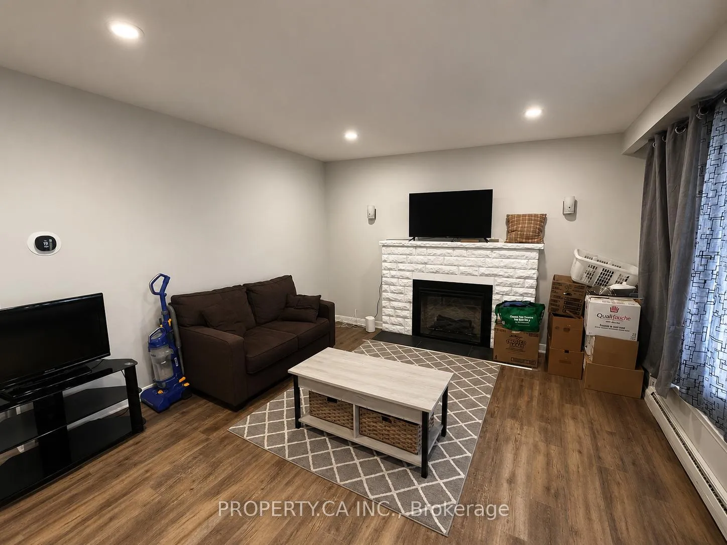 Photo 2 of Unit Upper, 9 Garnet Road, Brantford — HOMEH