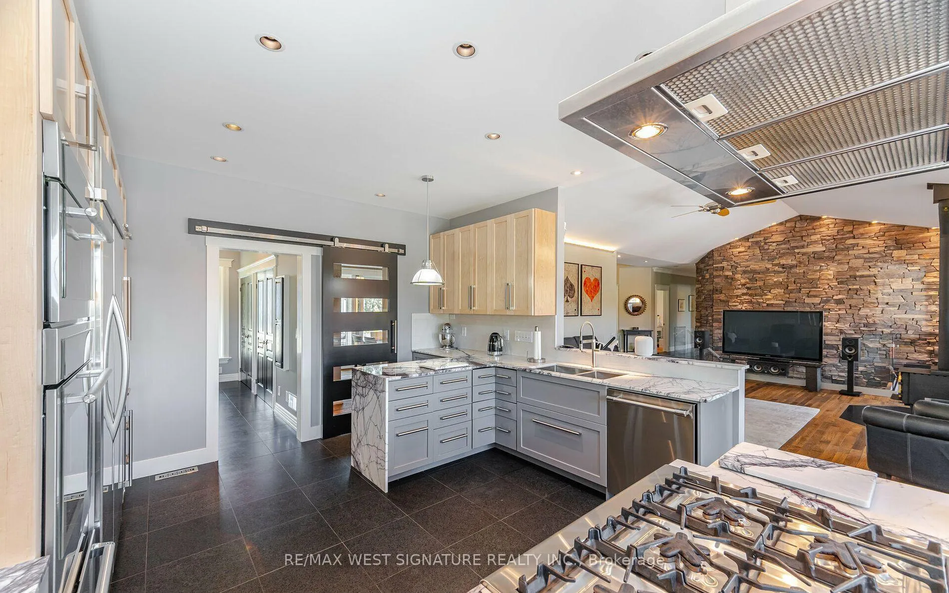 Photo 9 of 16070 Keele Street, King, Rural King — HOMEH