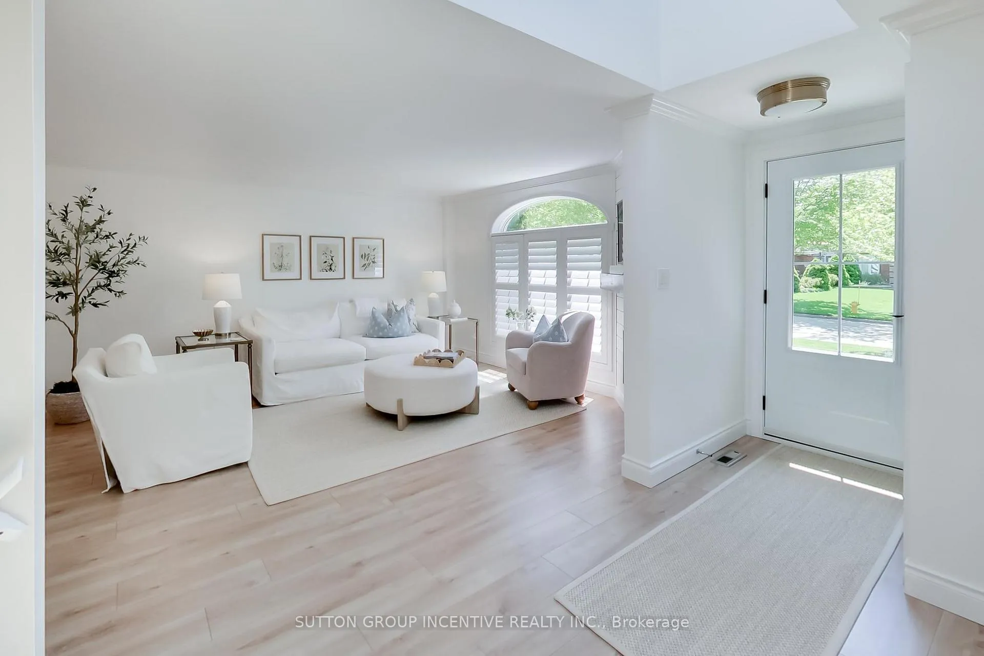 Photo 6 of 161 Columbia Road, Barrie, Holly — HOMEH