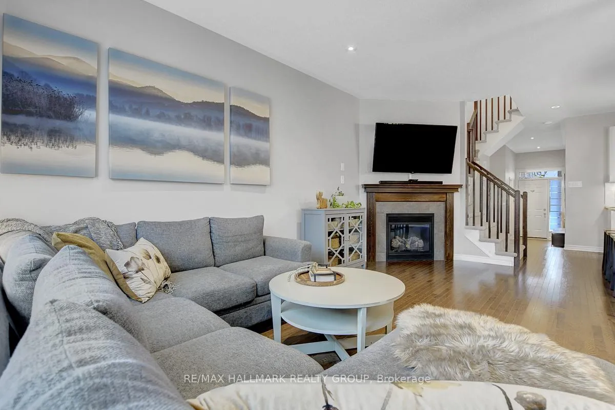 Photo 10 of 729 Hazelnut Crescent, Ottawa, Blossom Park/Kemp Park/Findlay Creek — HOMEH