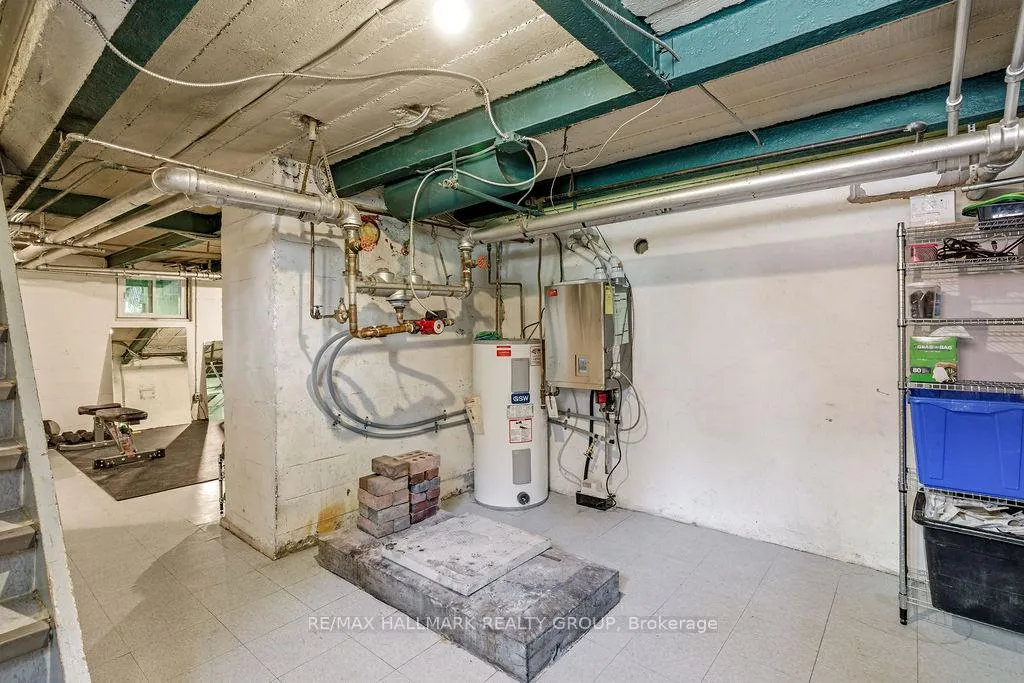 Photo 35 of 379 Hamilton Avenue S, Ottawa, Civic Hospital — HOMEH