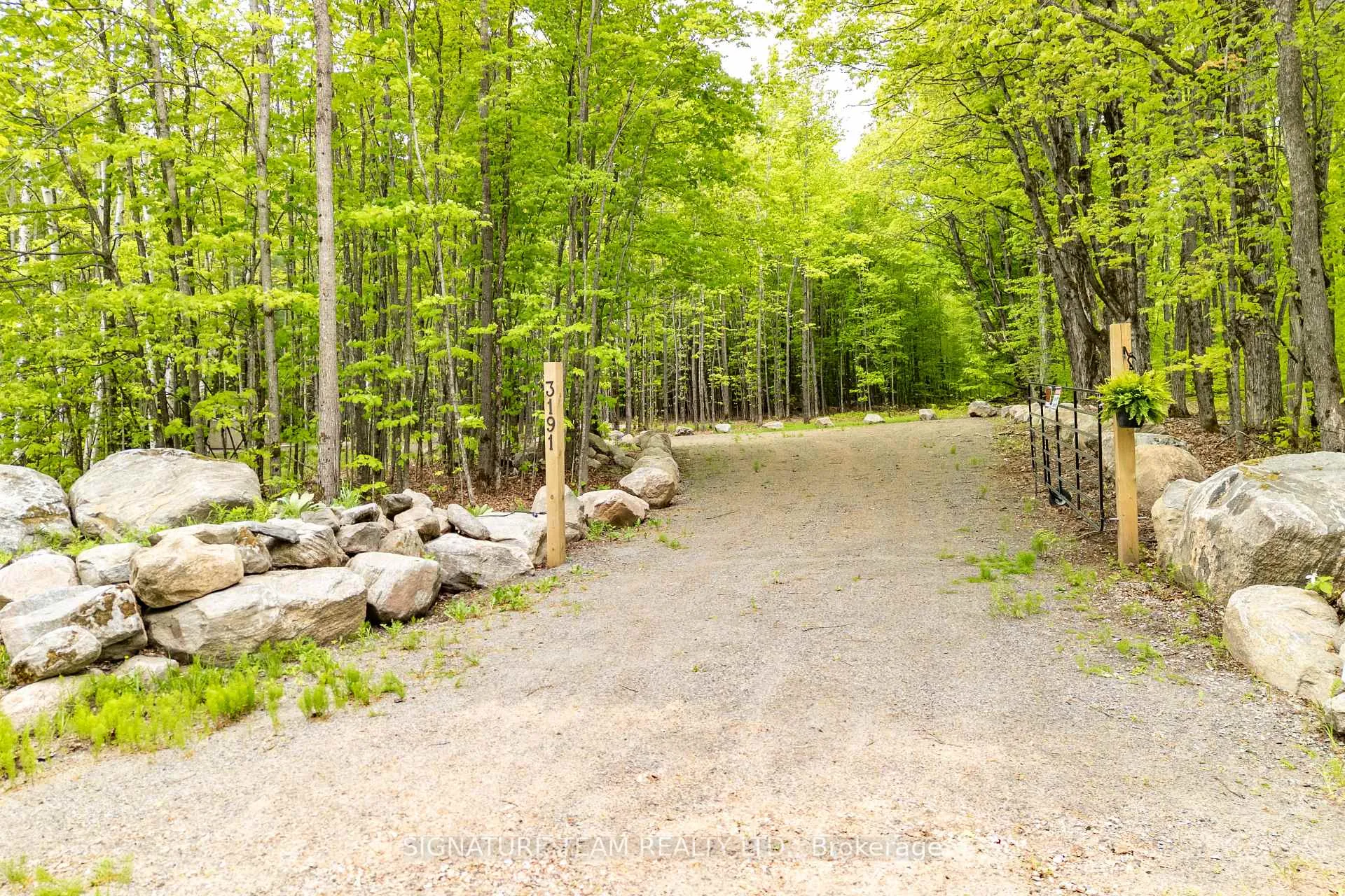 Photo of 3191 Mountainview Road