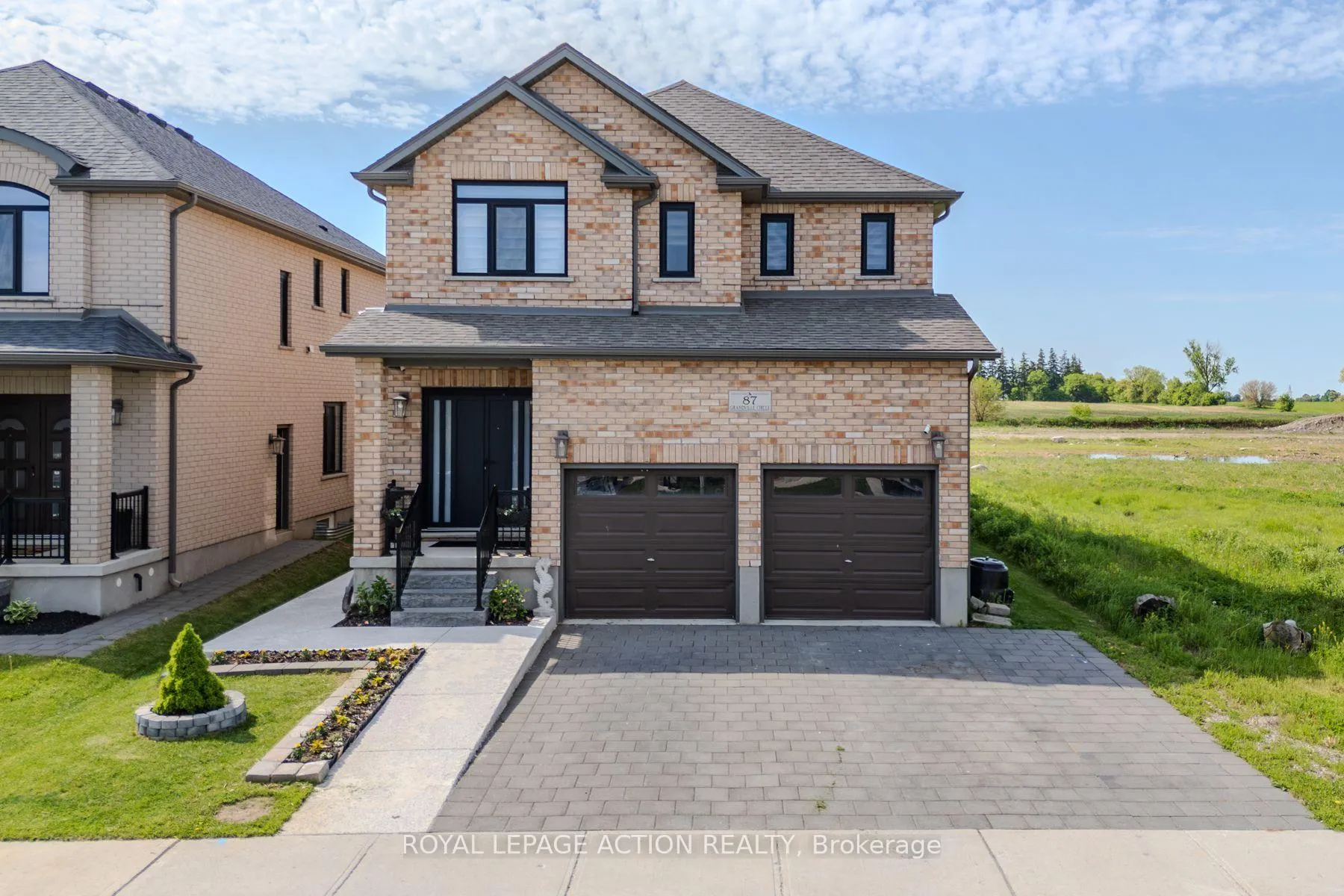 Photo 1 of 87 Grandville Circle, Brant, Paris — HOMEH